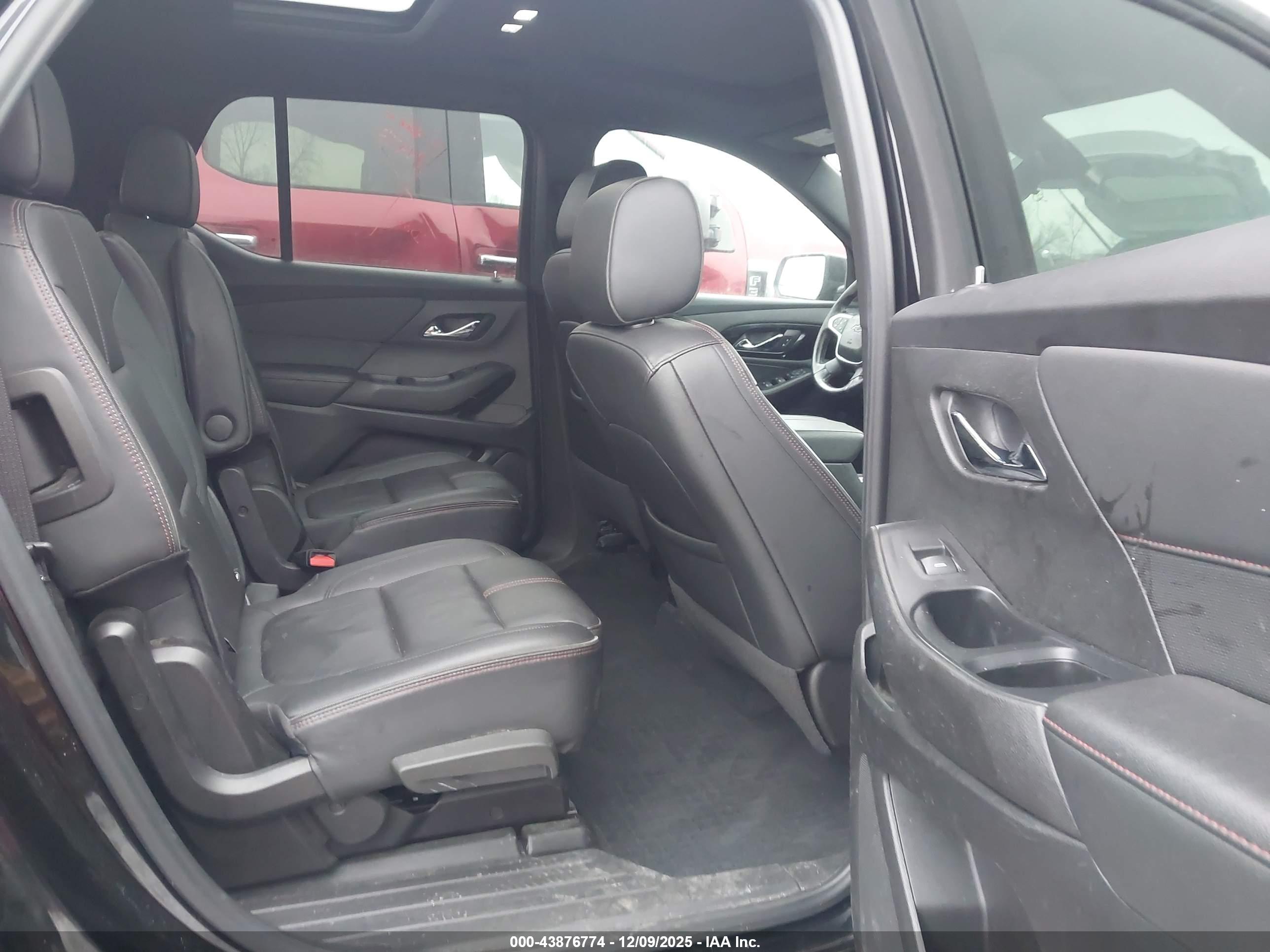 CHEVROLET TRAVERSE image 8