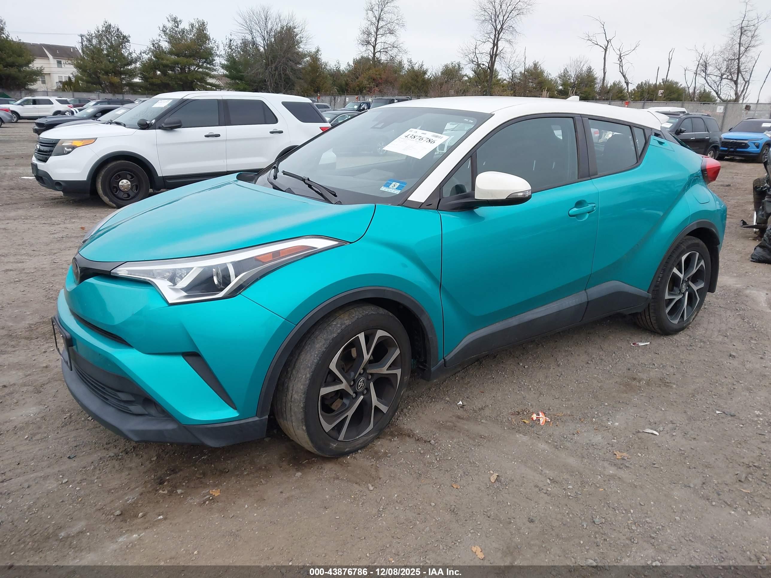 TOYOTA C-HR image 2