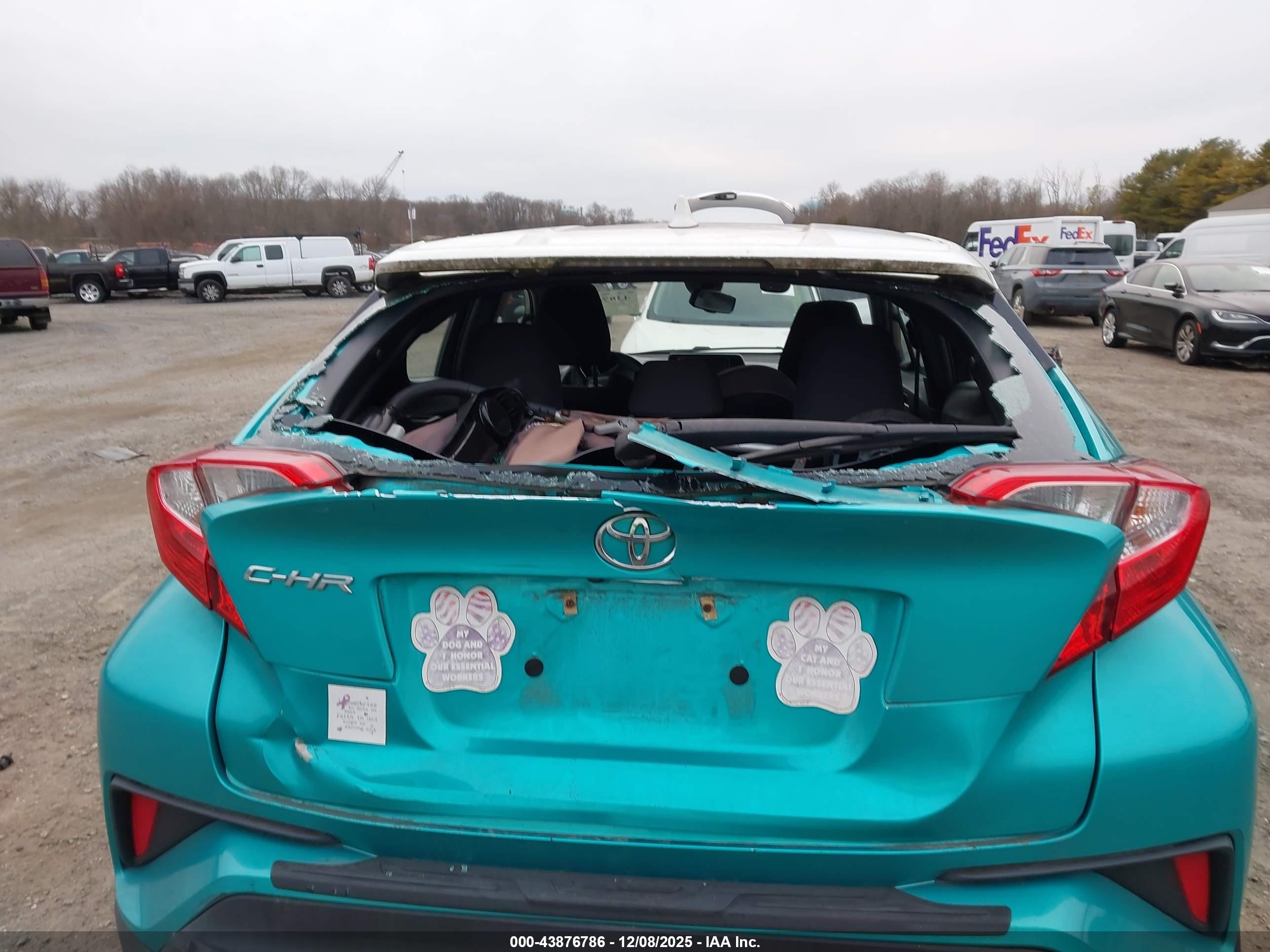 TOYOTA C-HR image 6