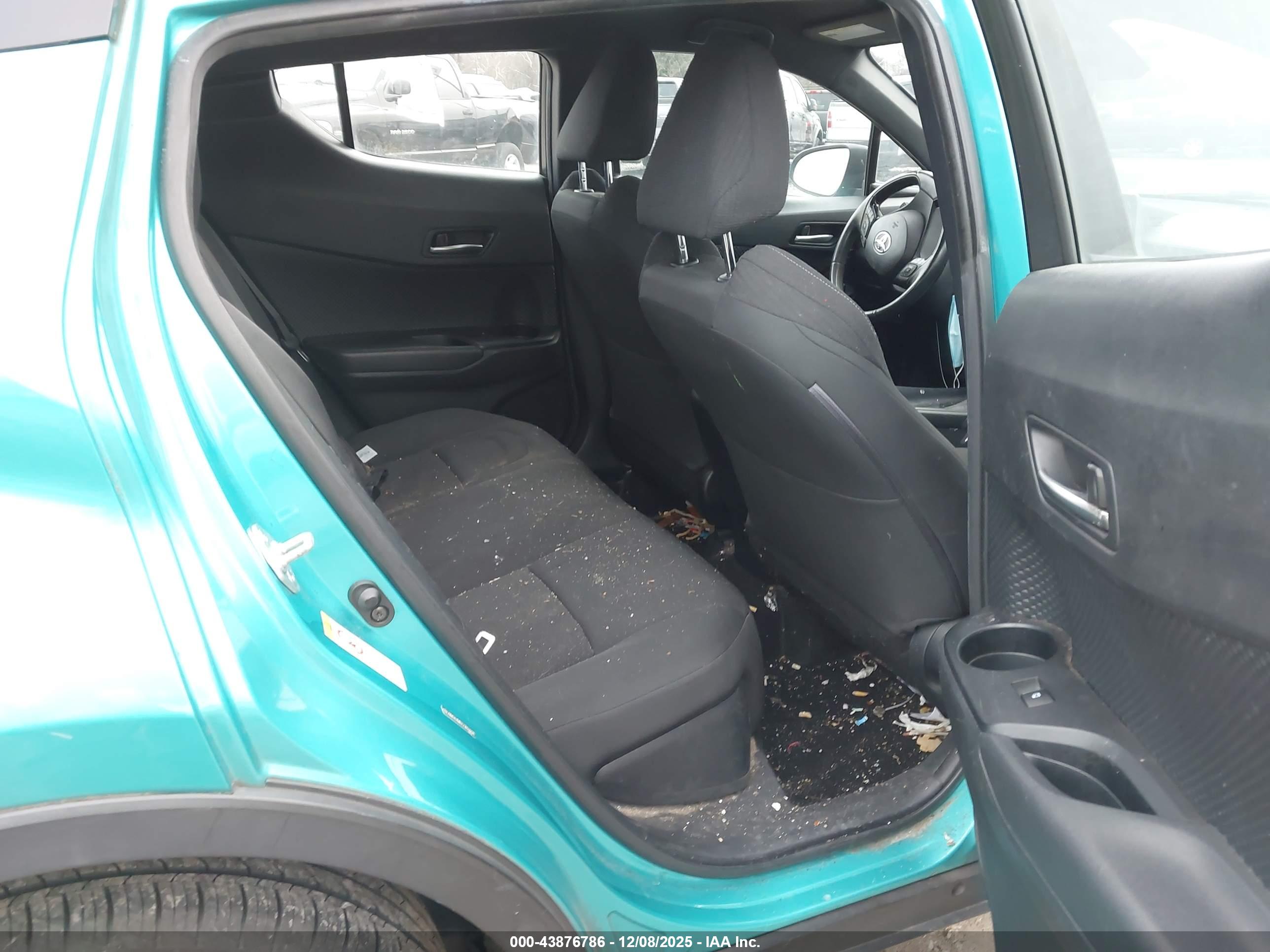 TOYOTA C-HR image 8