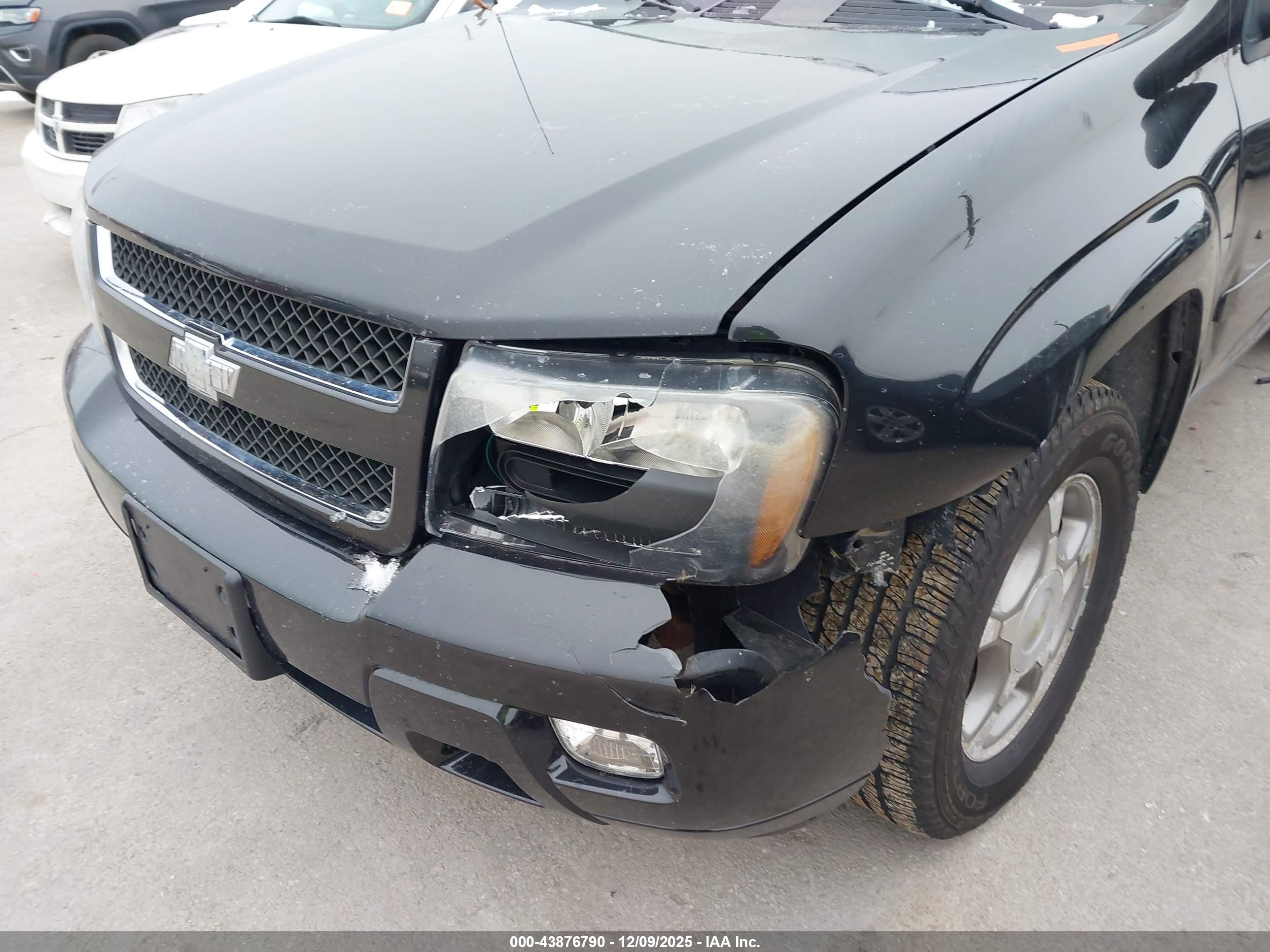 CHEVROLET TRAILBLAZER image 6