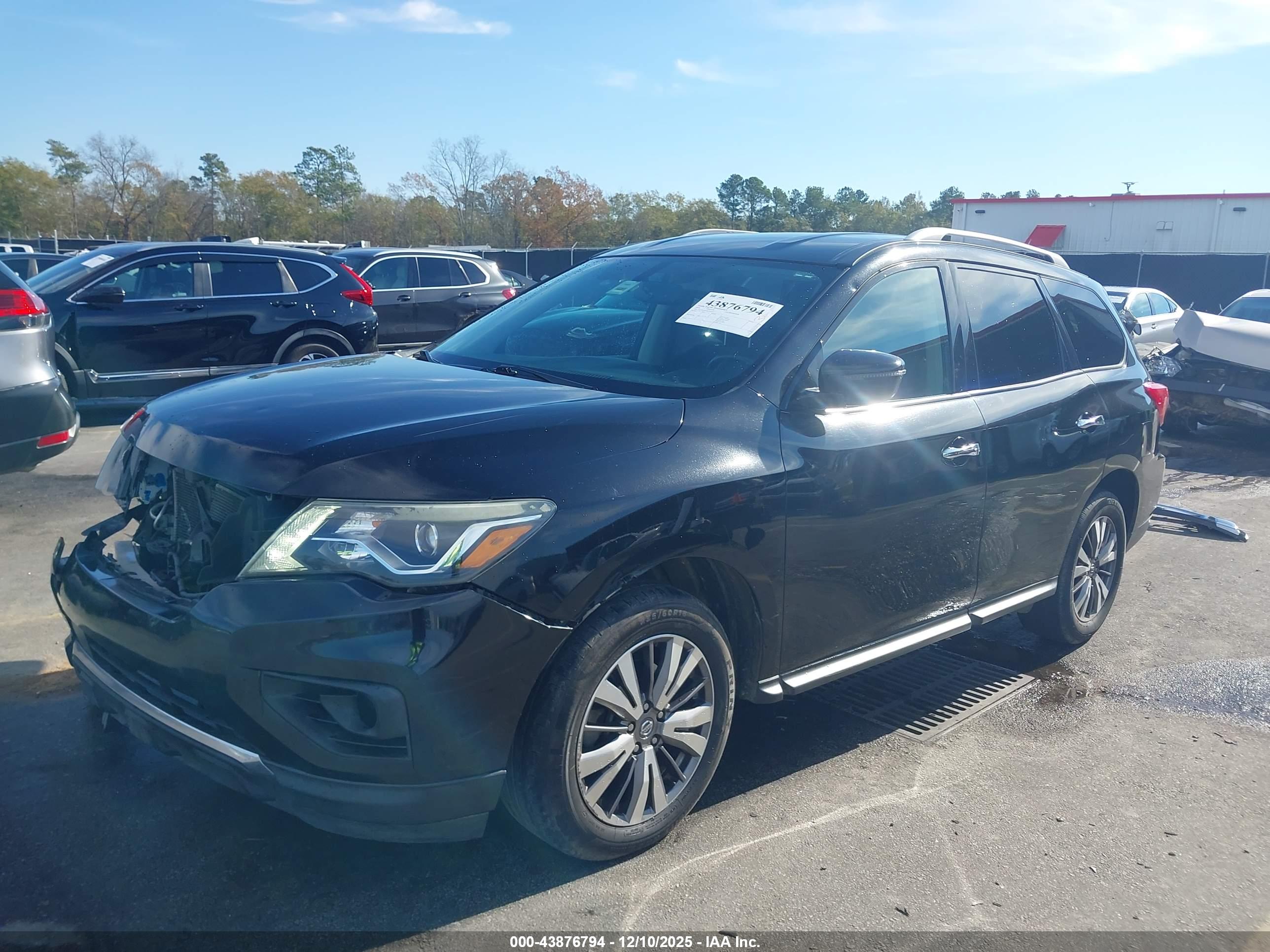 NISSAN PATHFINDER image 2