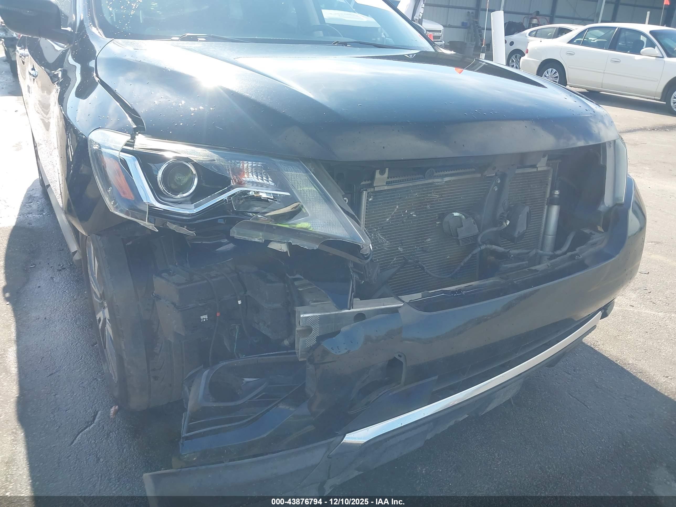NISSAN PATHFINDER image 6