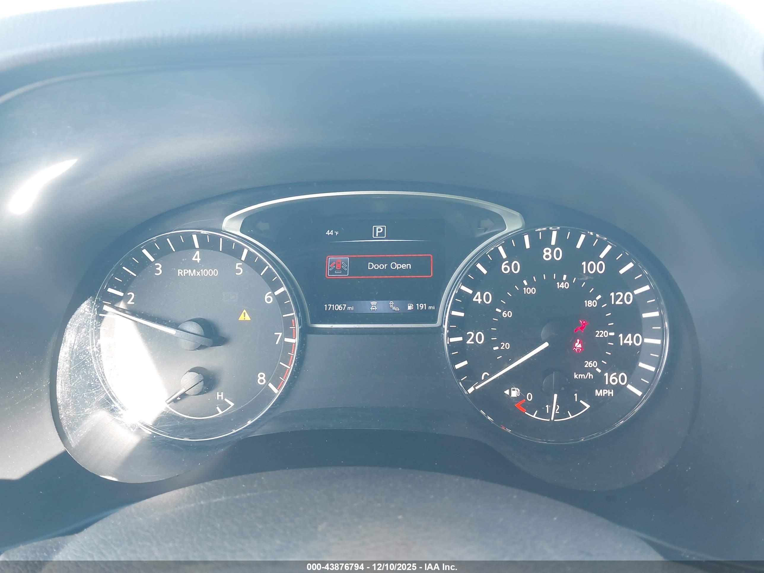 NISSAN PATHFINDER image 7