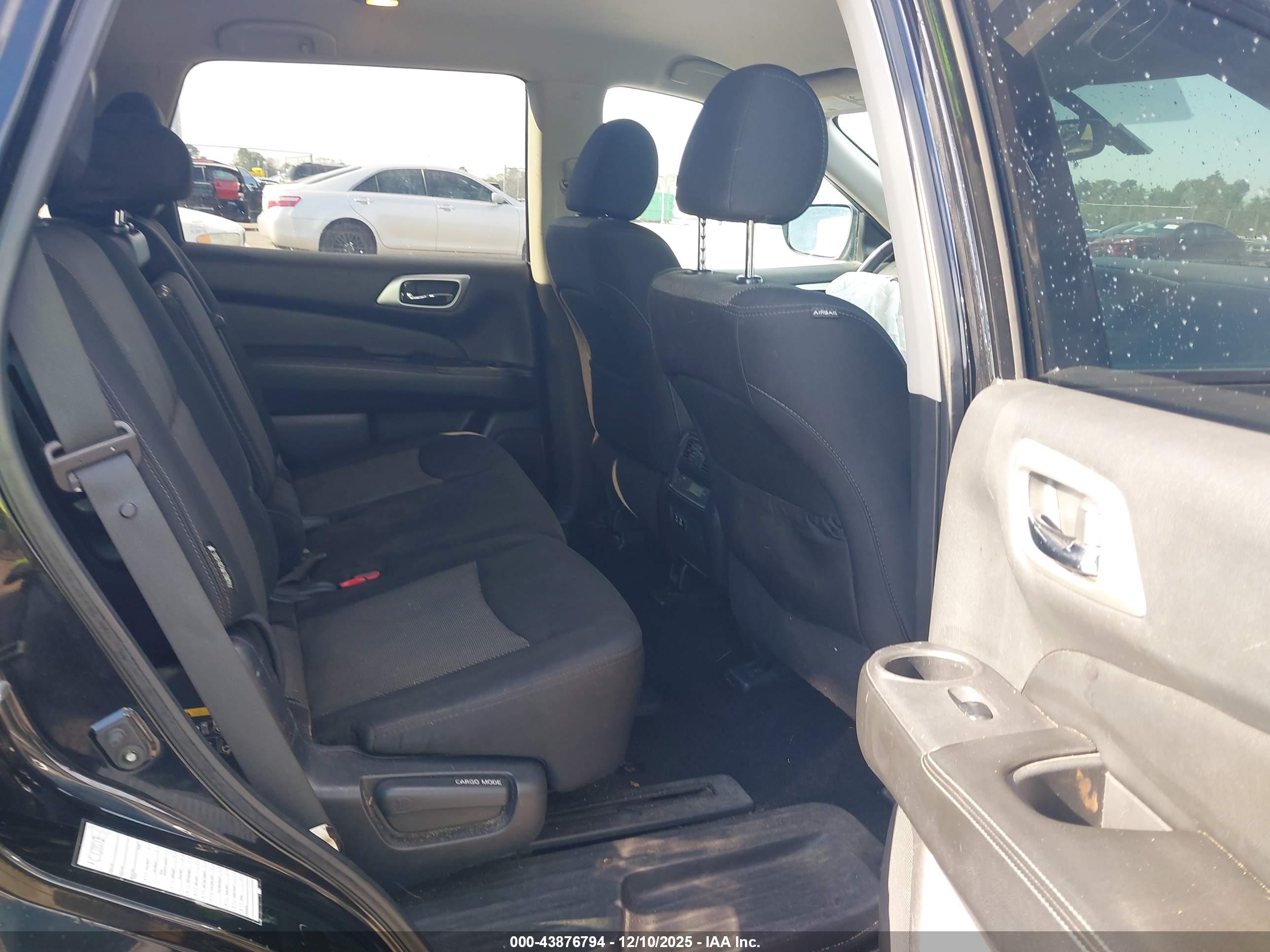 NISSAN PATHFINDER image 8
