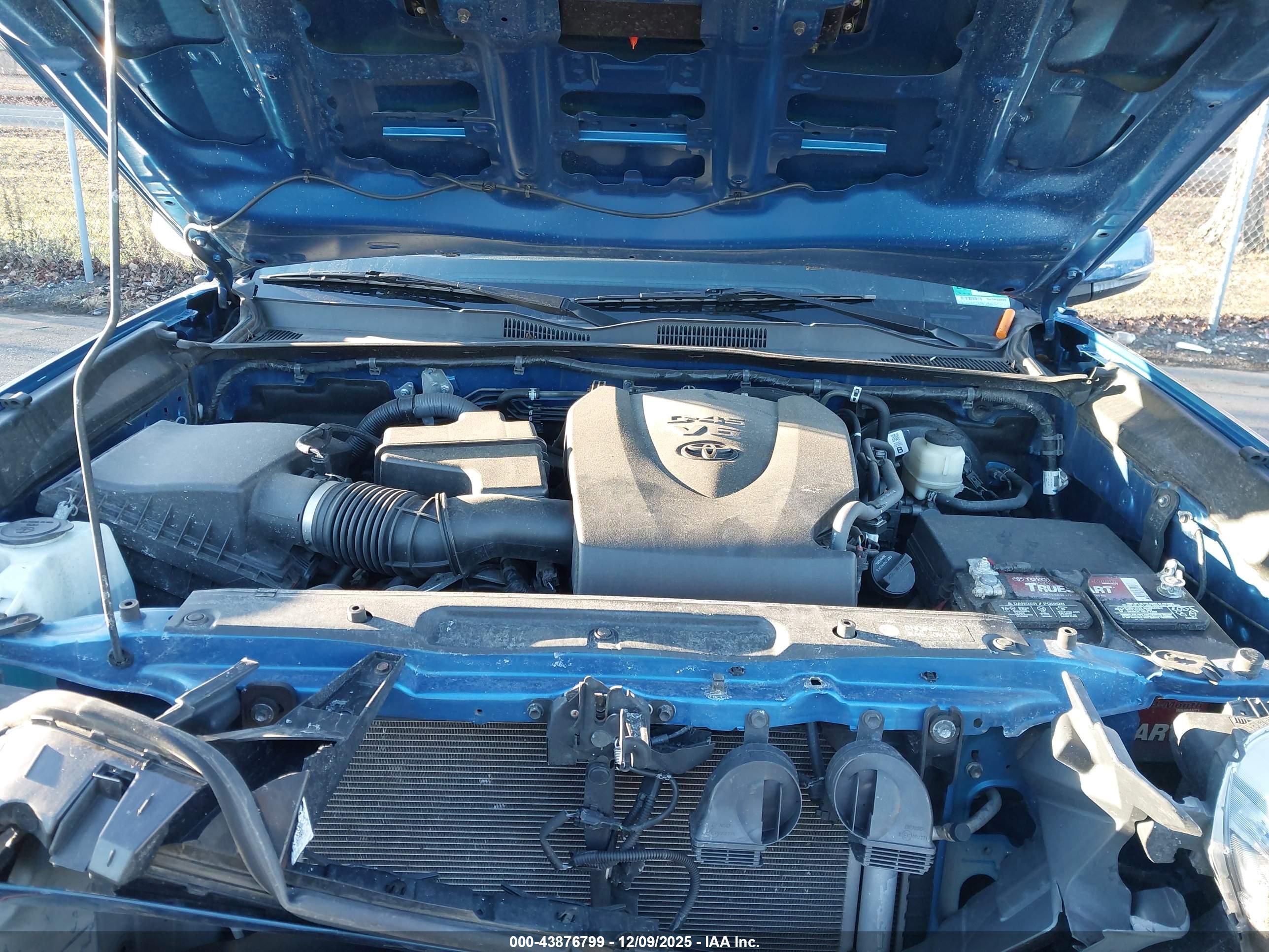 TOYOTA TACOMA image 10