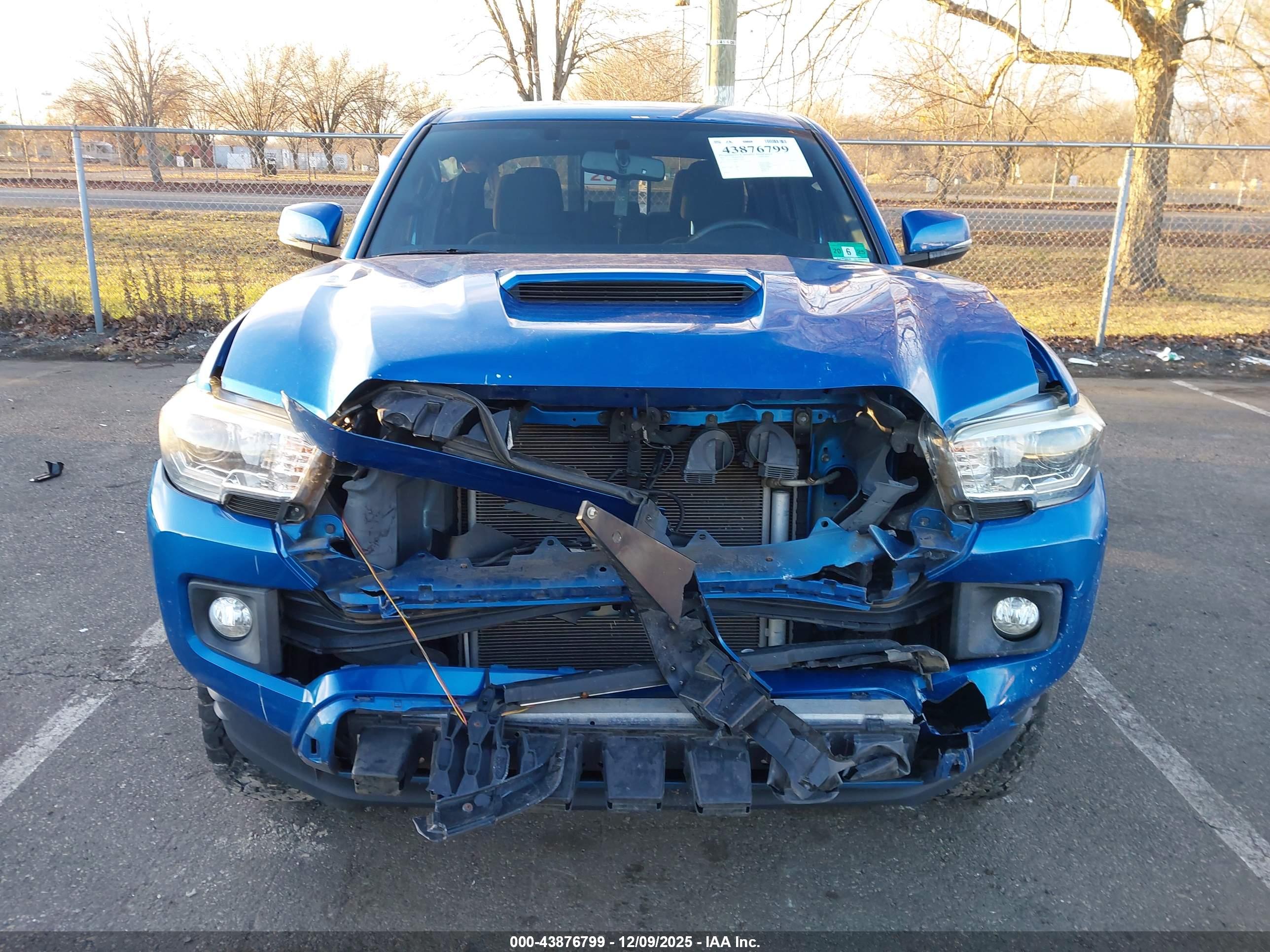 TOYOTA TACOMA image 6