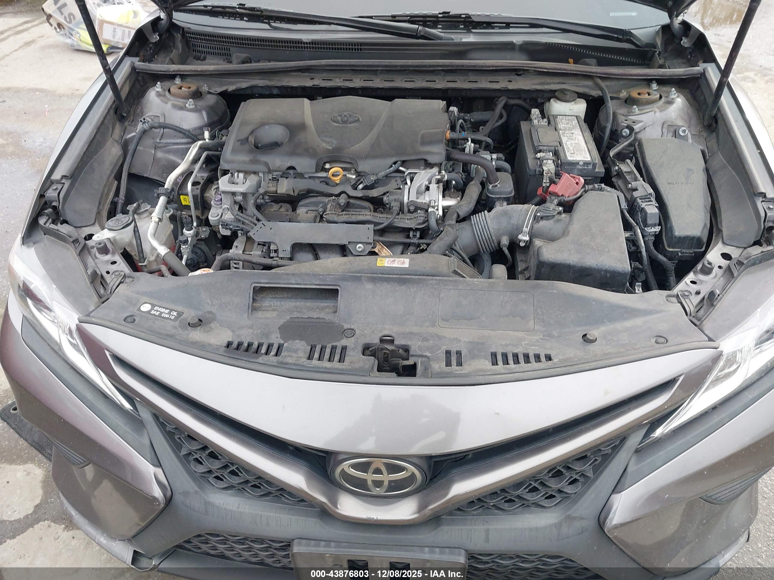 TOYOTA CAMRY image 10