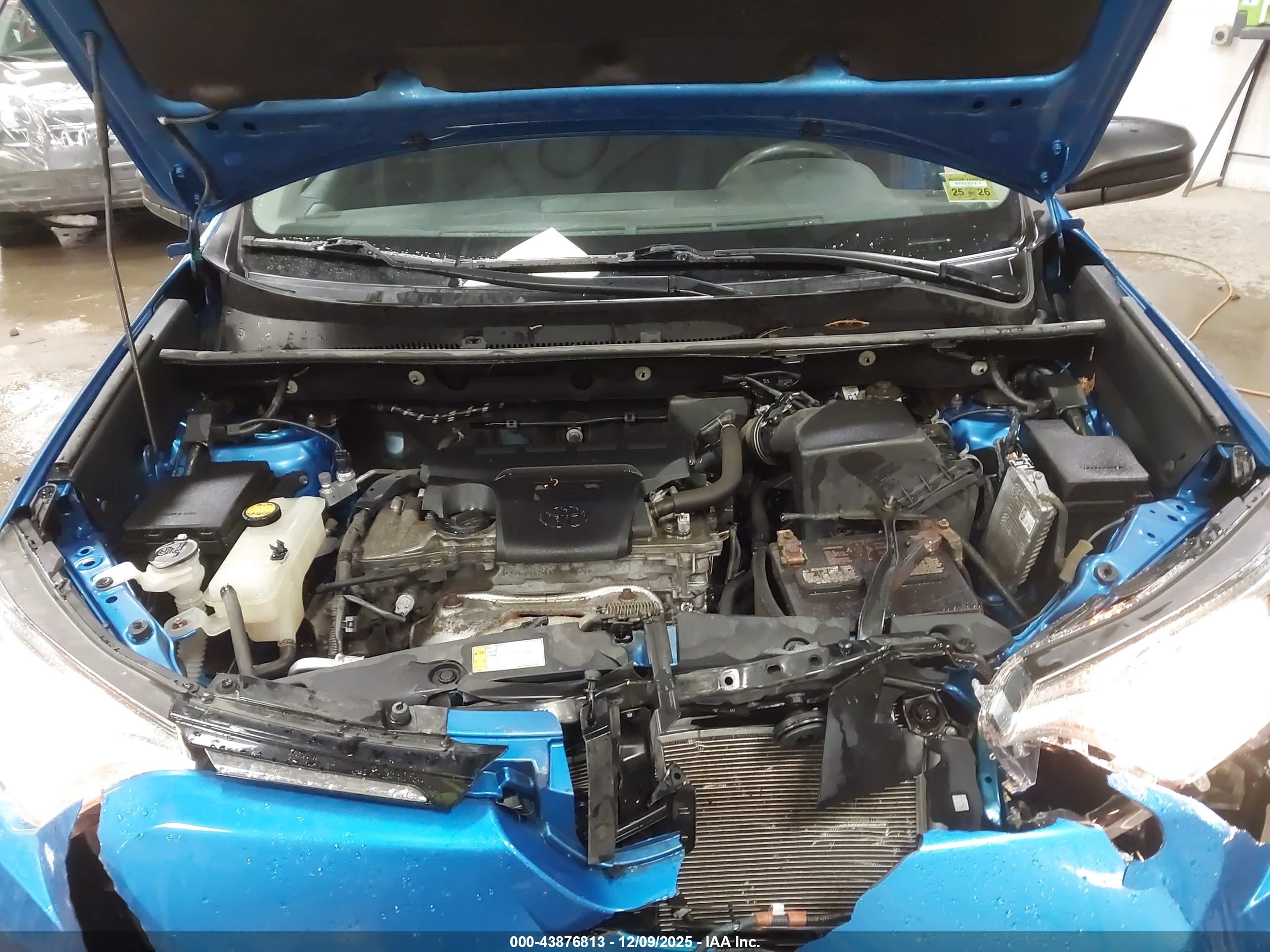 TOYOTA RAV4 image 10