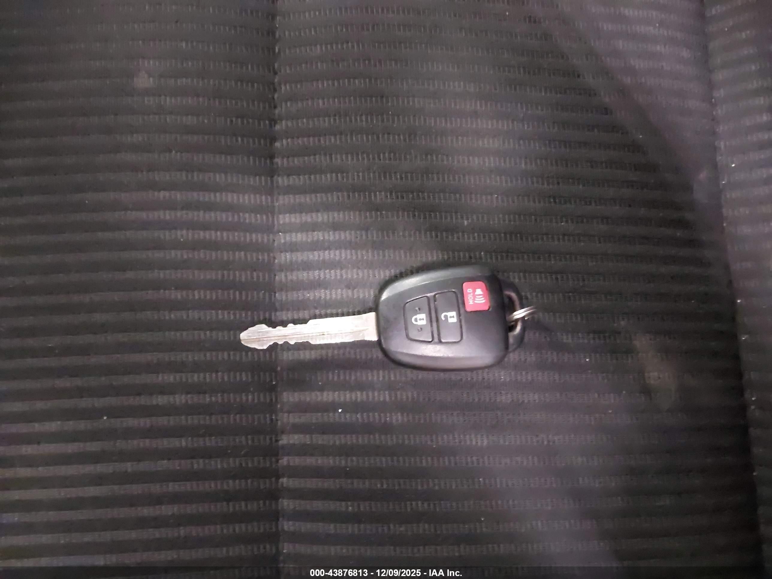 TOYOTA RAV4 image 11