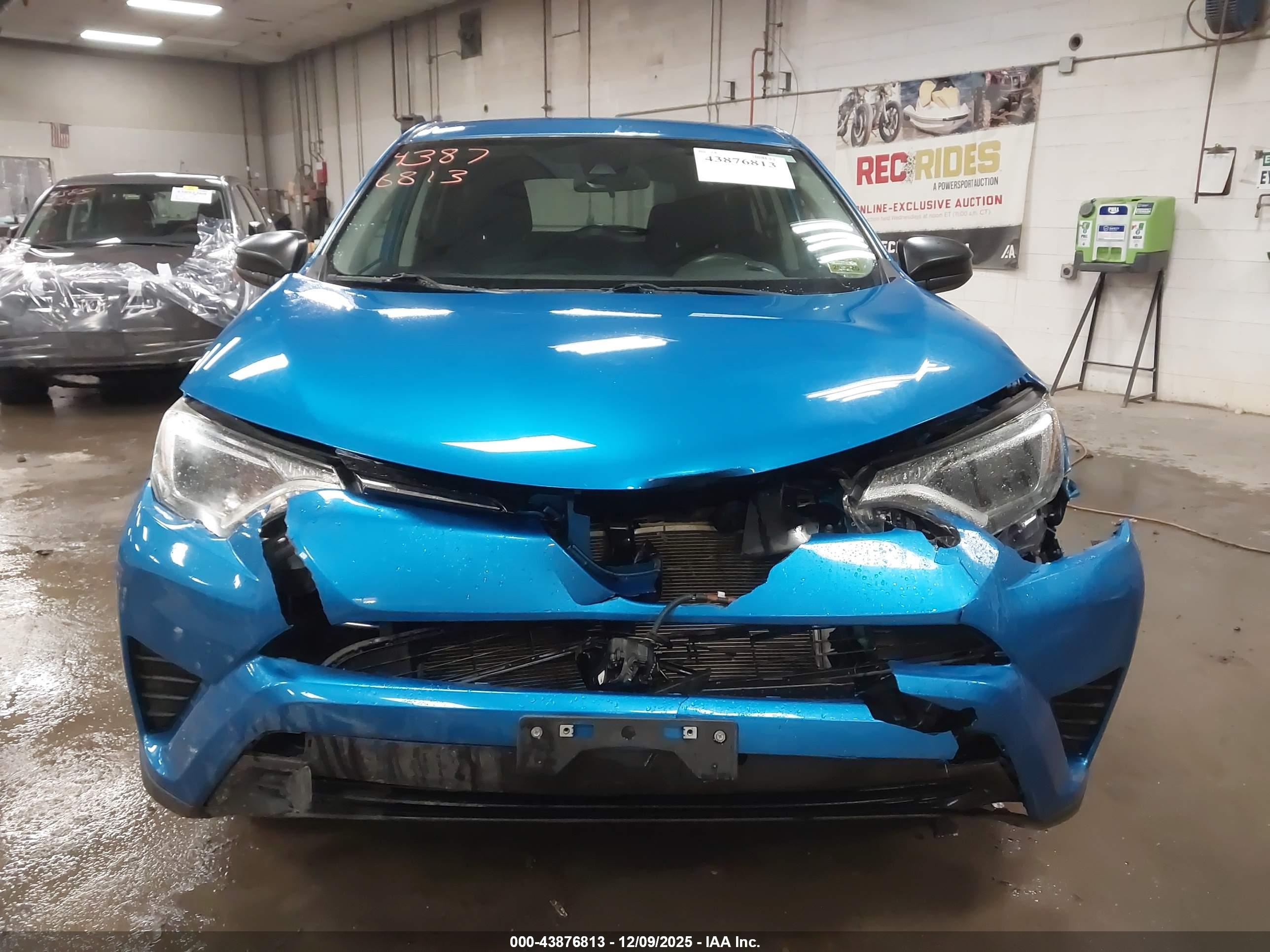 TOYOTA RAV4 image 6
