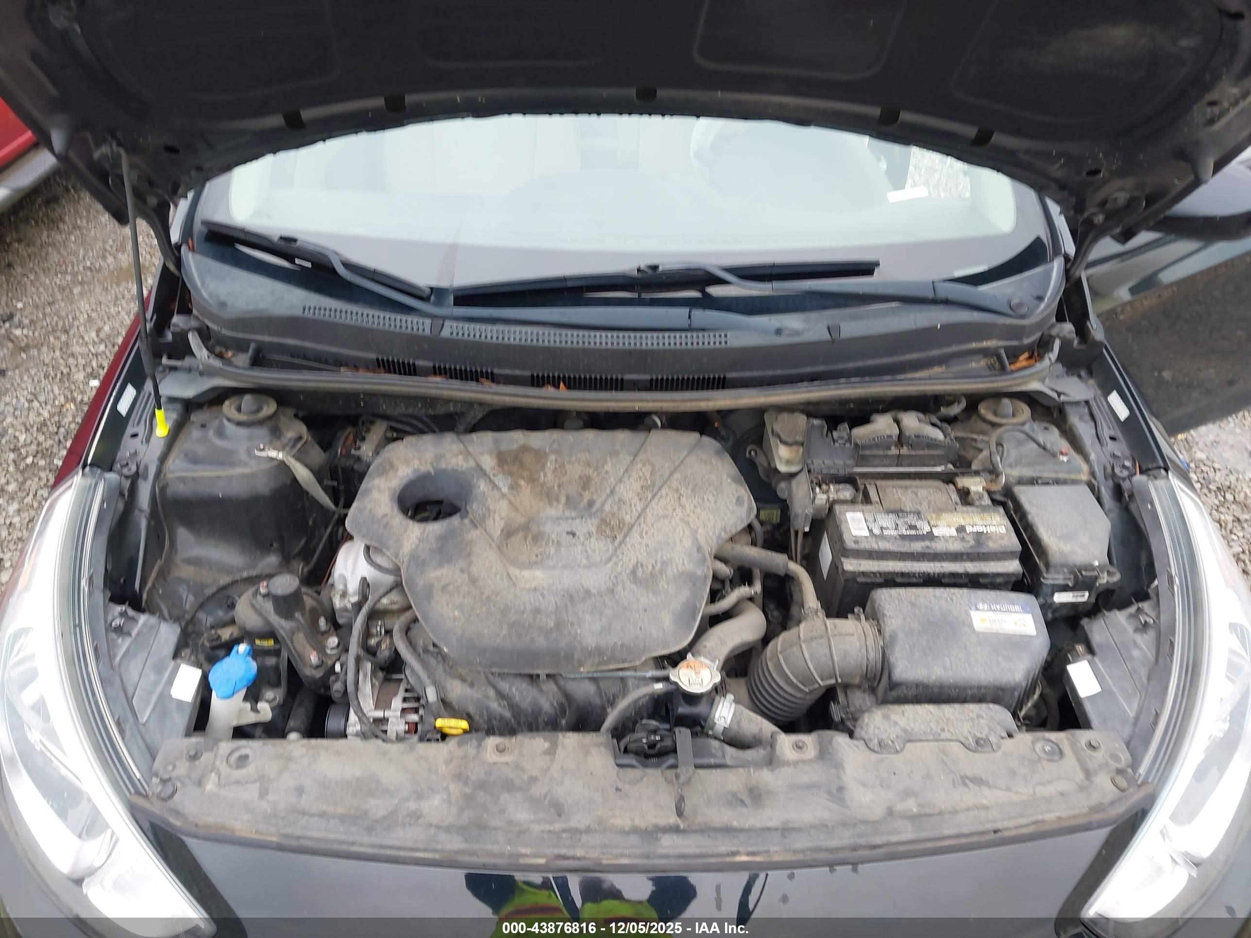 HYUNDAI ACCENT image 10