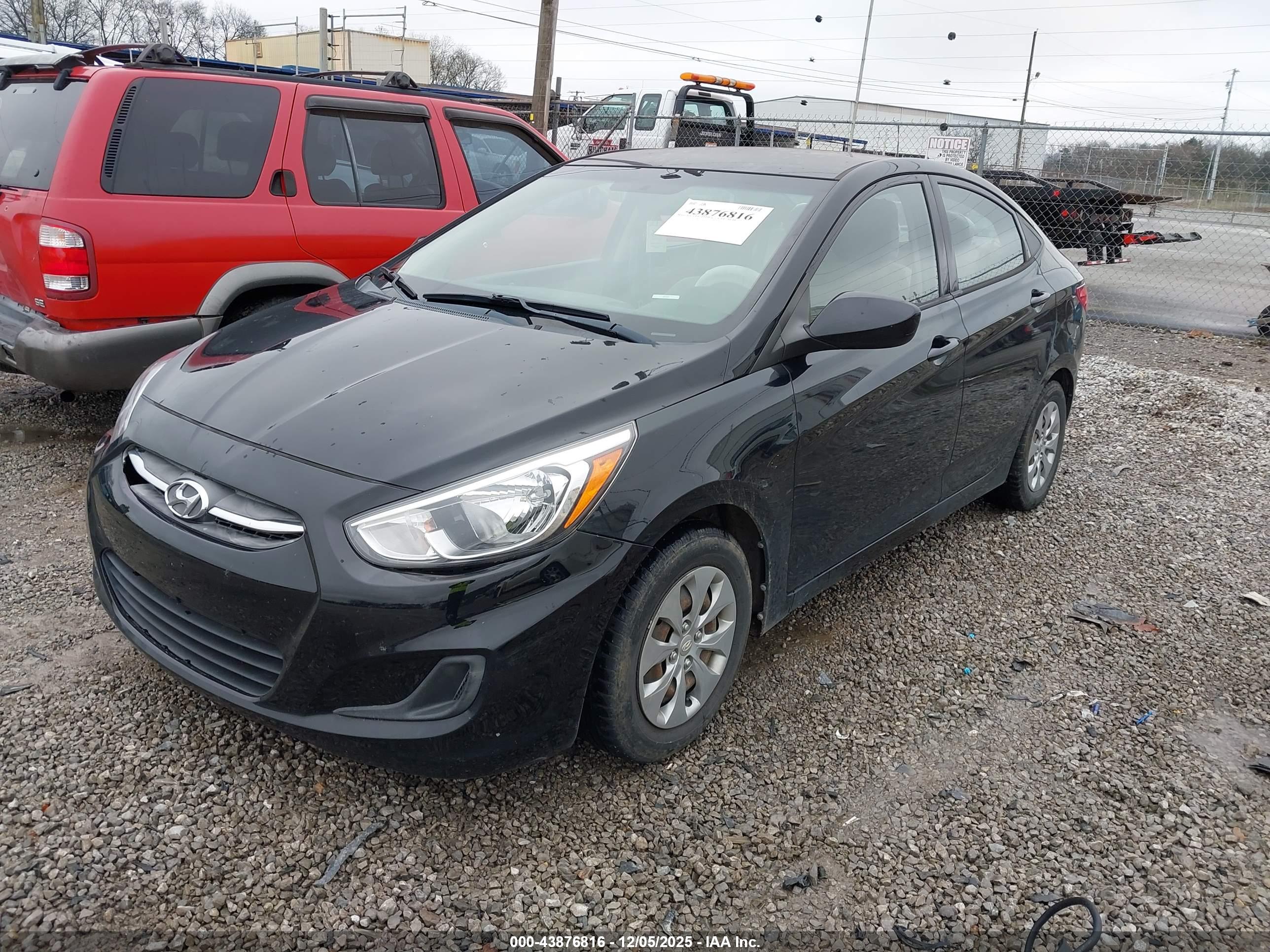 HYUNDAI ACCENT image 2