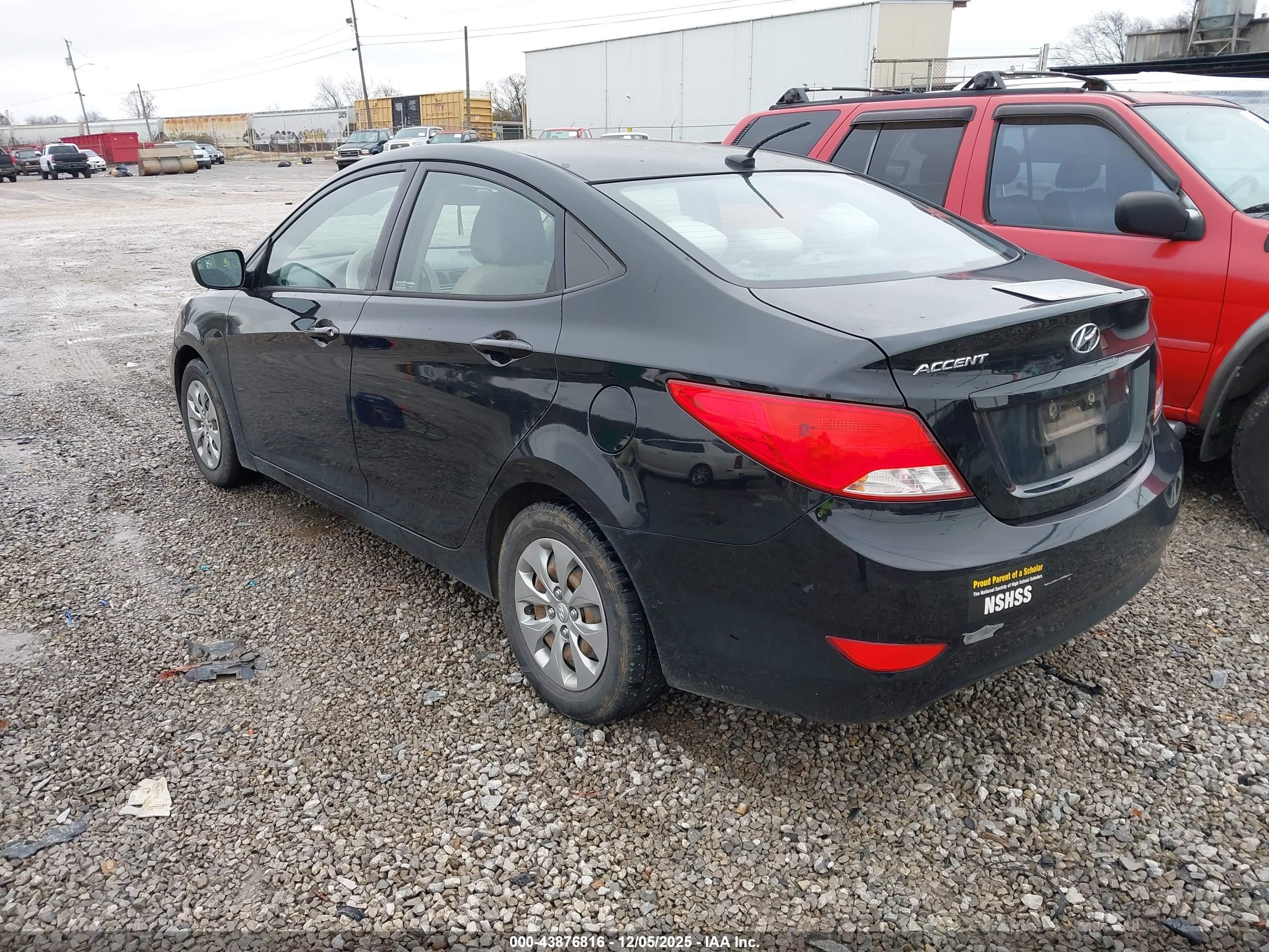 HYUNDAI ACCENT image 3