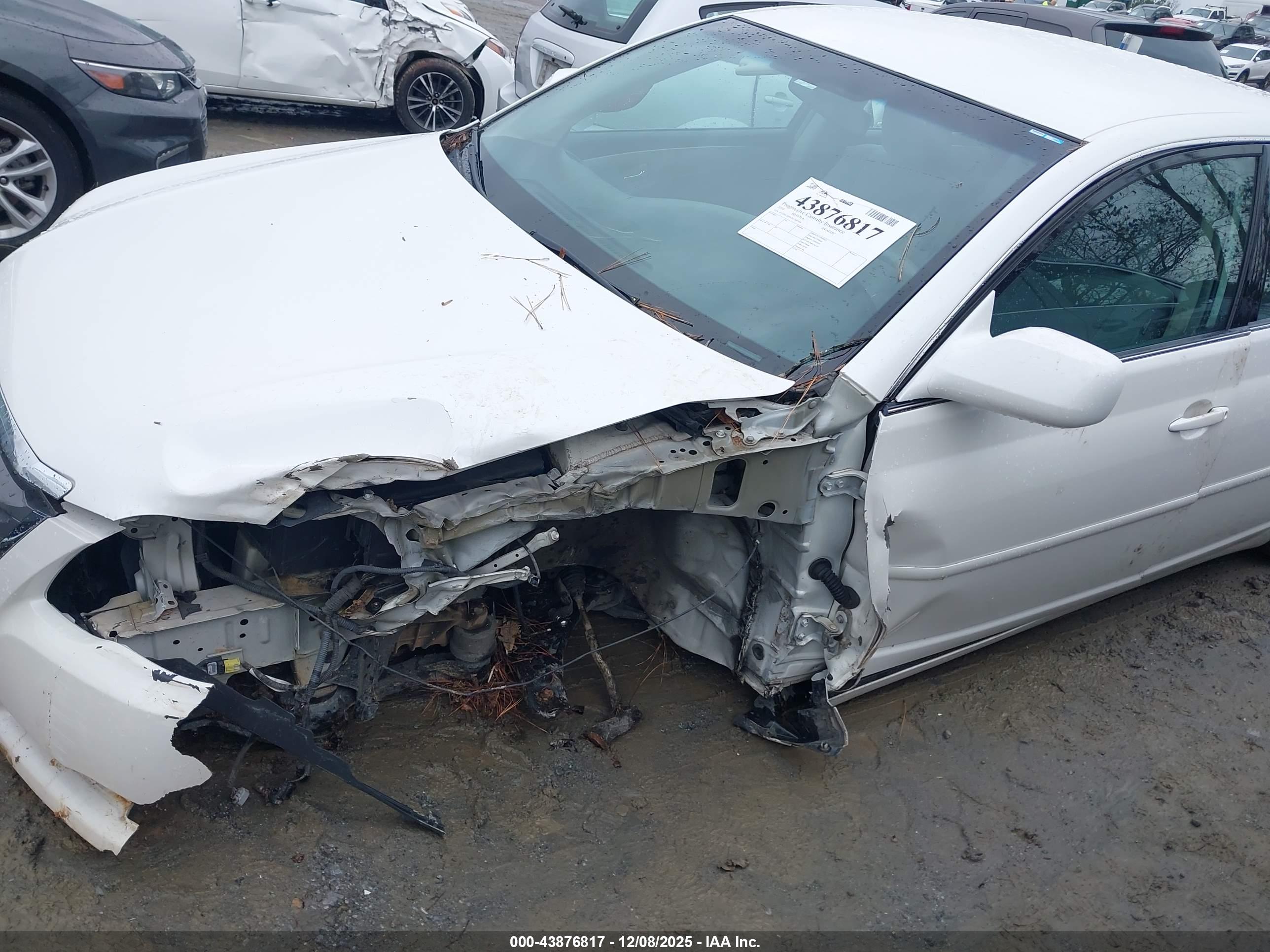 TOYOTA AVALON image 6
