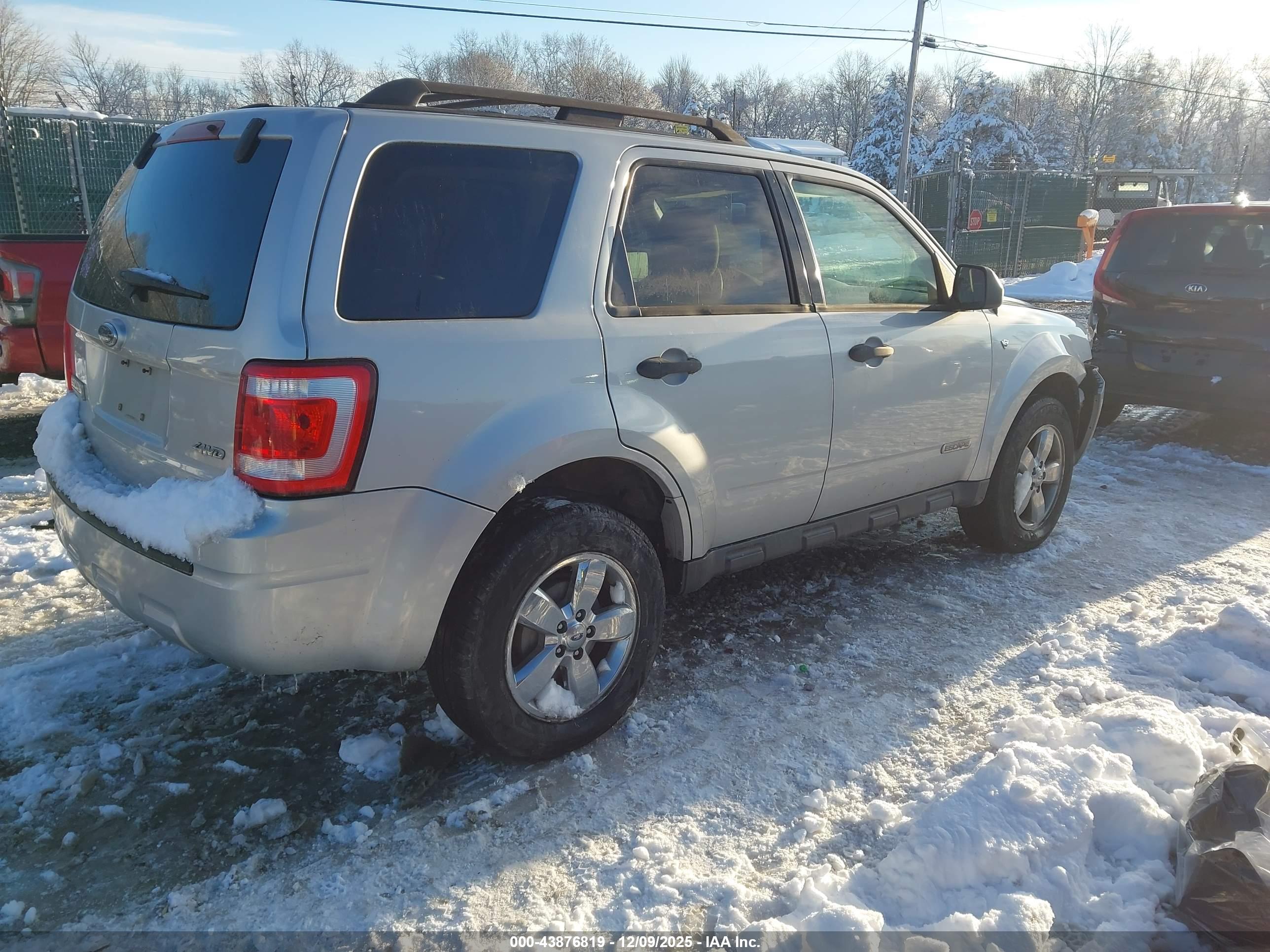 FORD ESCAPE image 4