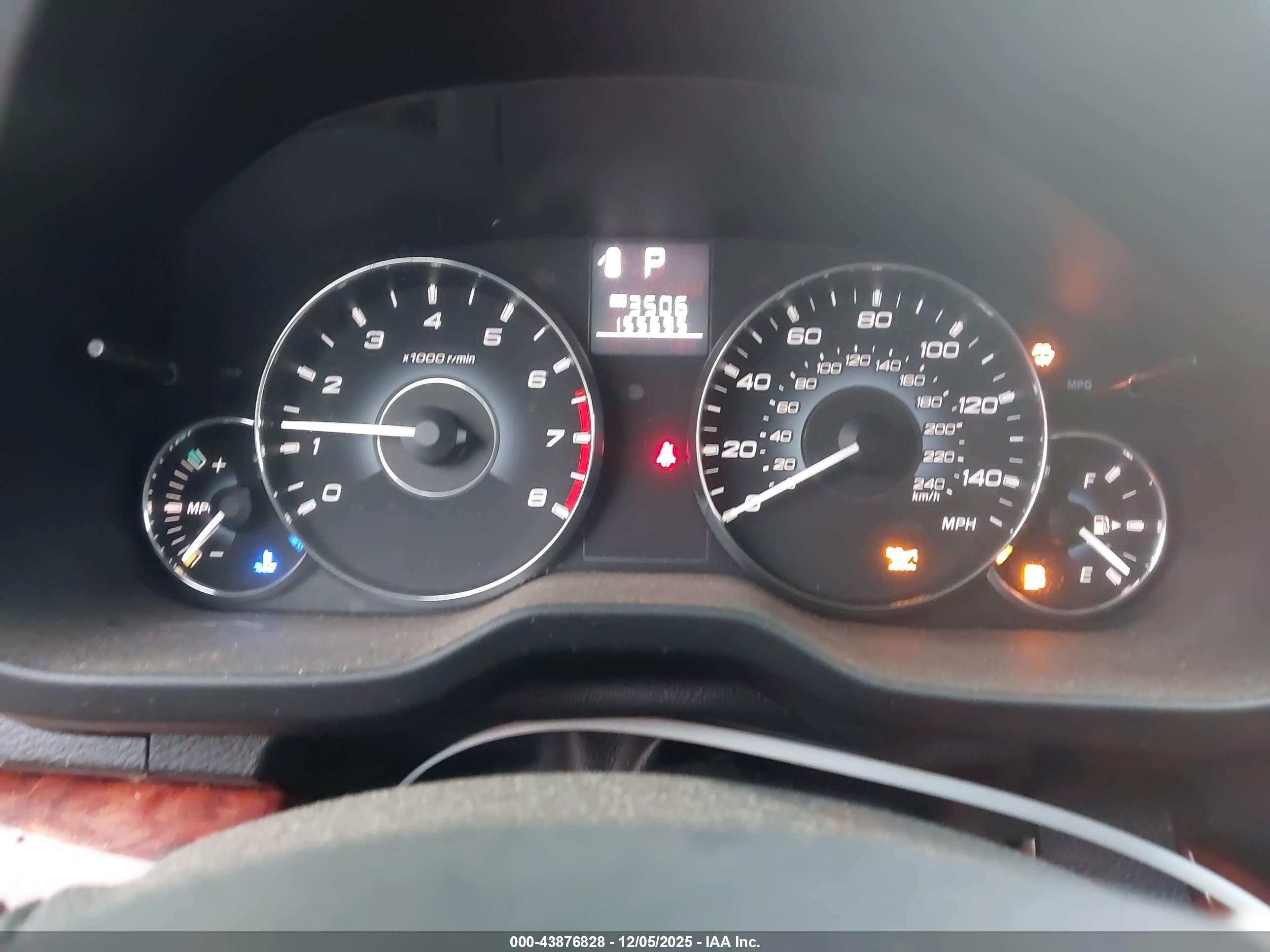 SUBARU OUTBACK image 7