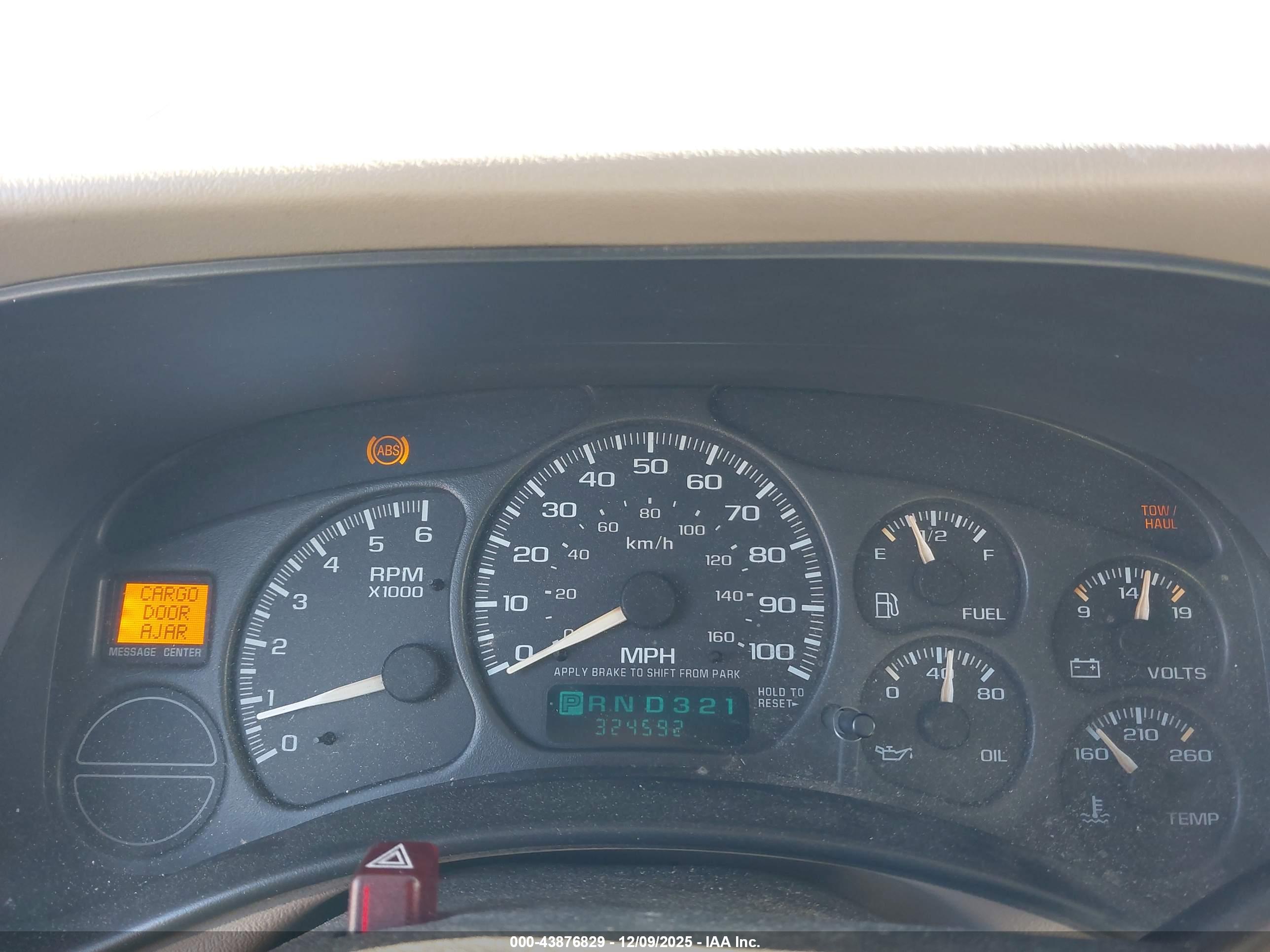 CHEVROLET TAHOE image 7