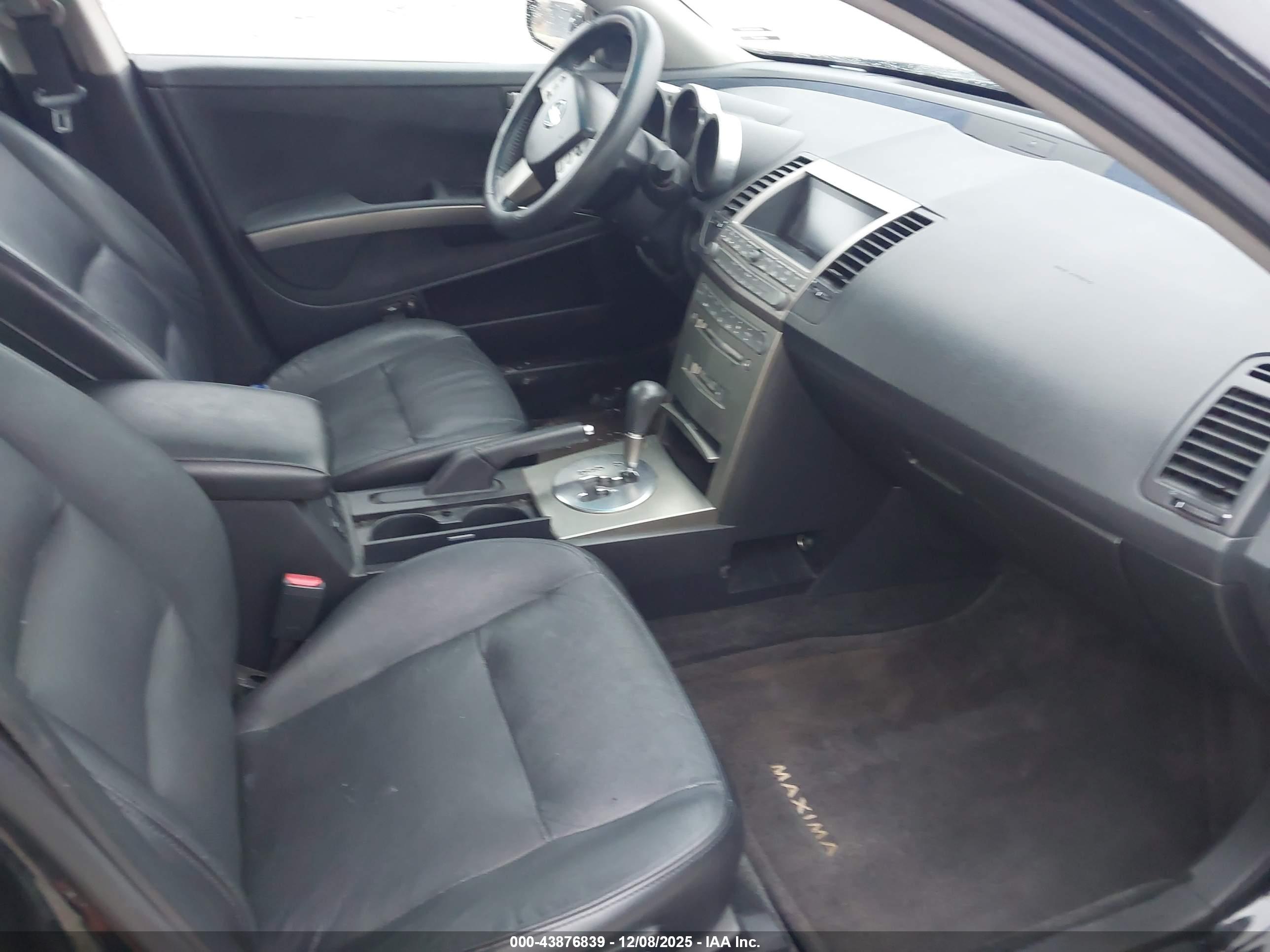 NISSAN MAXIMA image 5