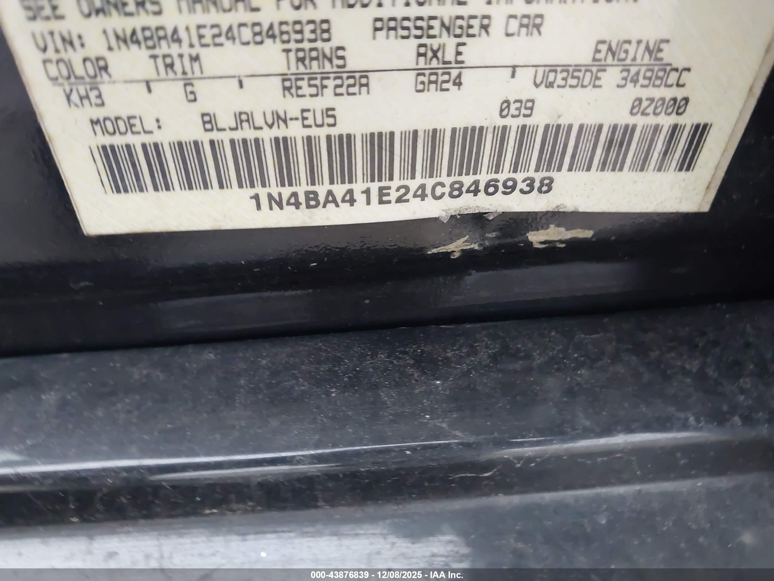 NISSAN MAXIMA image 9