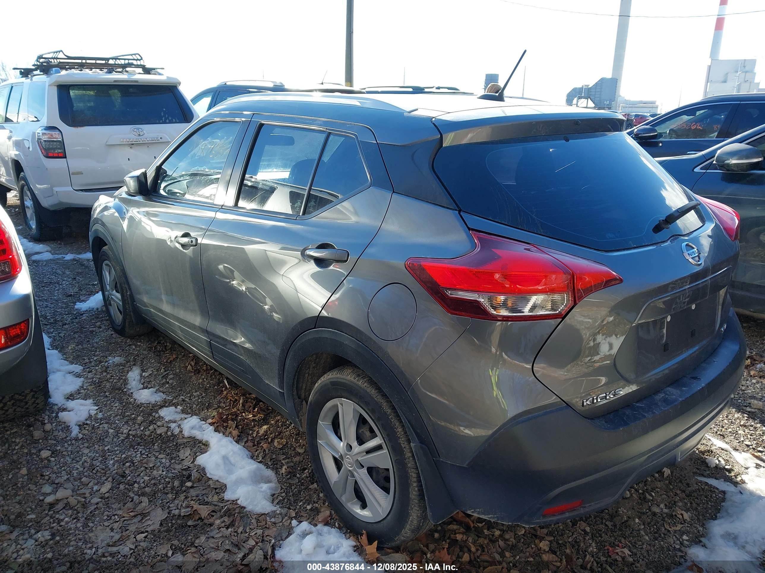 NISSAN KICKS image 3