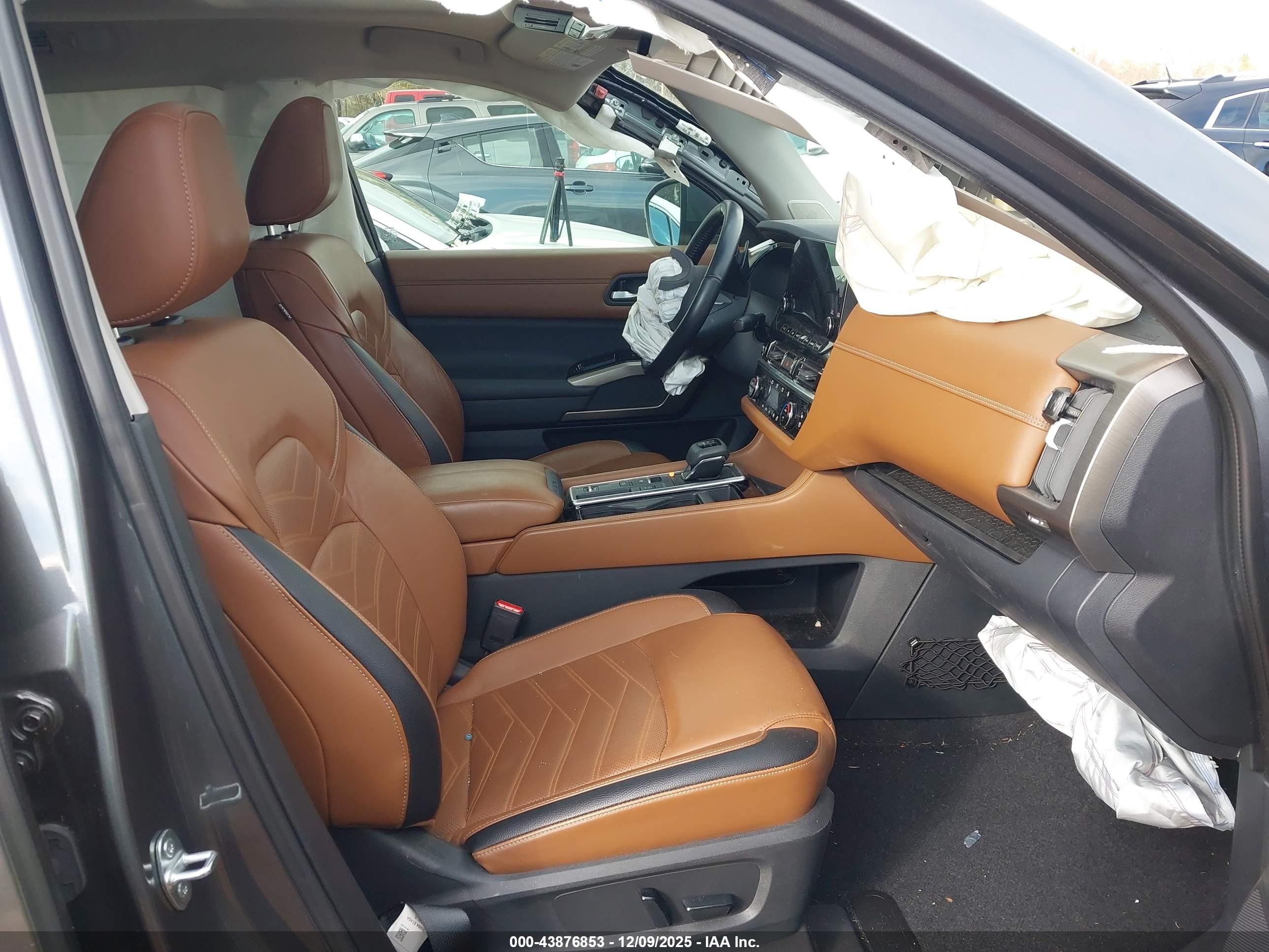 NISSAN PATHFINDER image 5