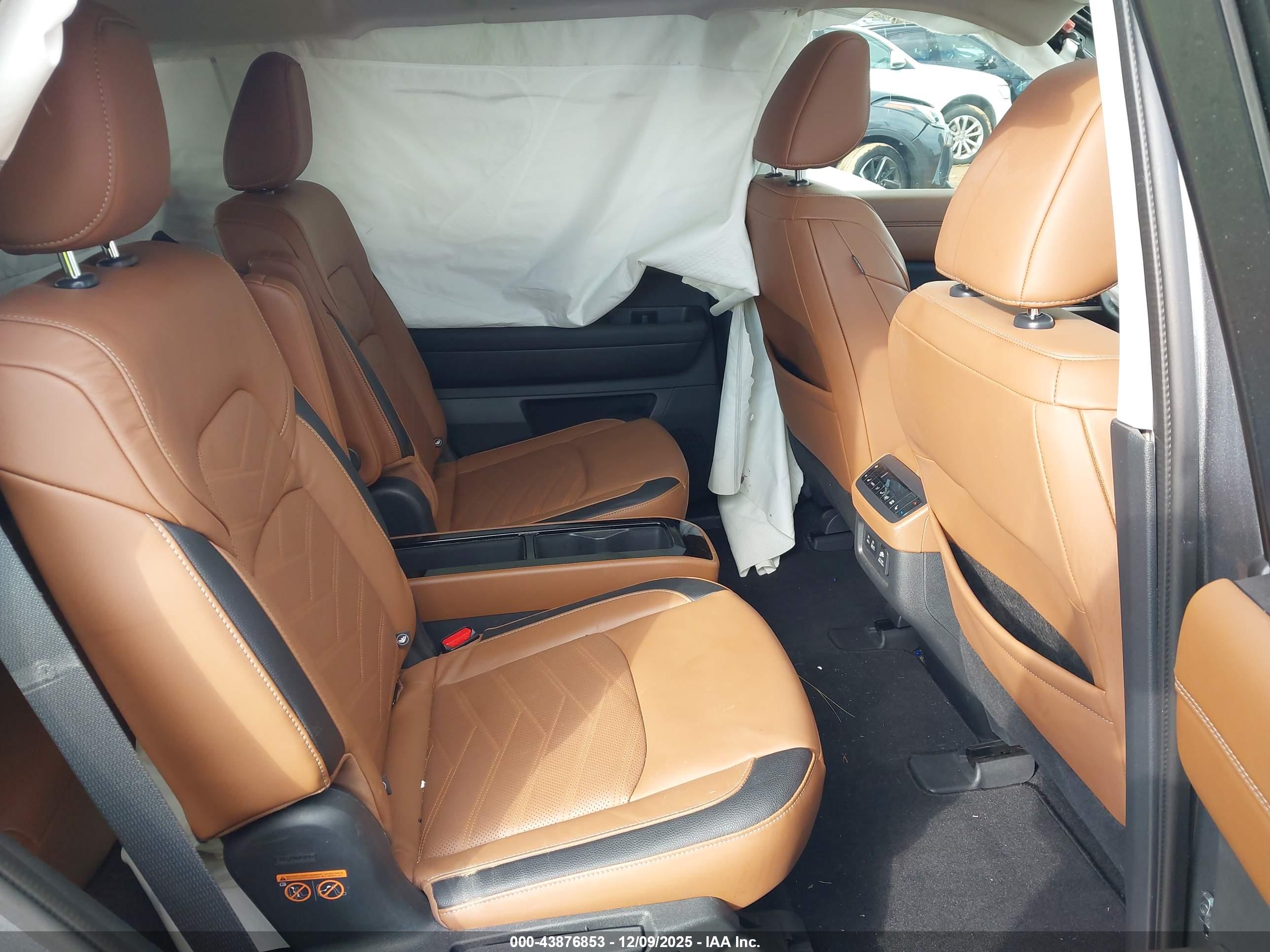 NISSAN PATHFINDER image 8