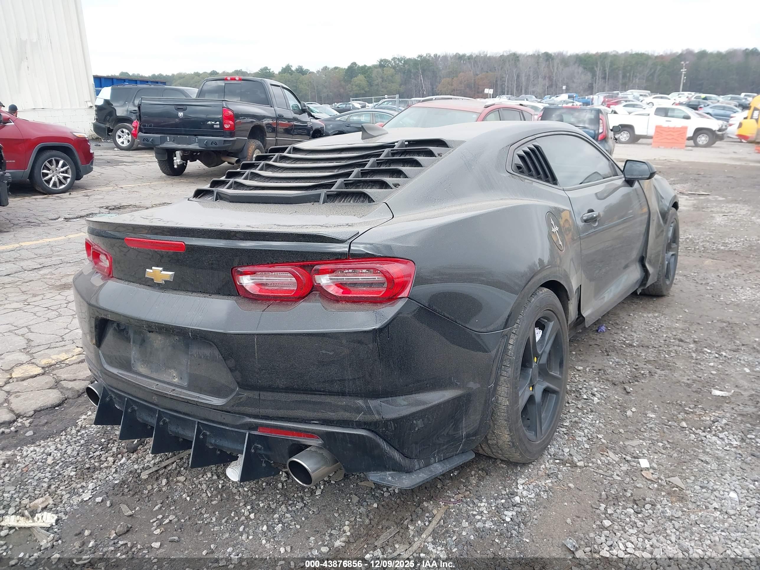 CHEVROLET CAMARO image 4