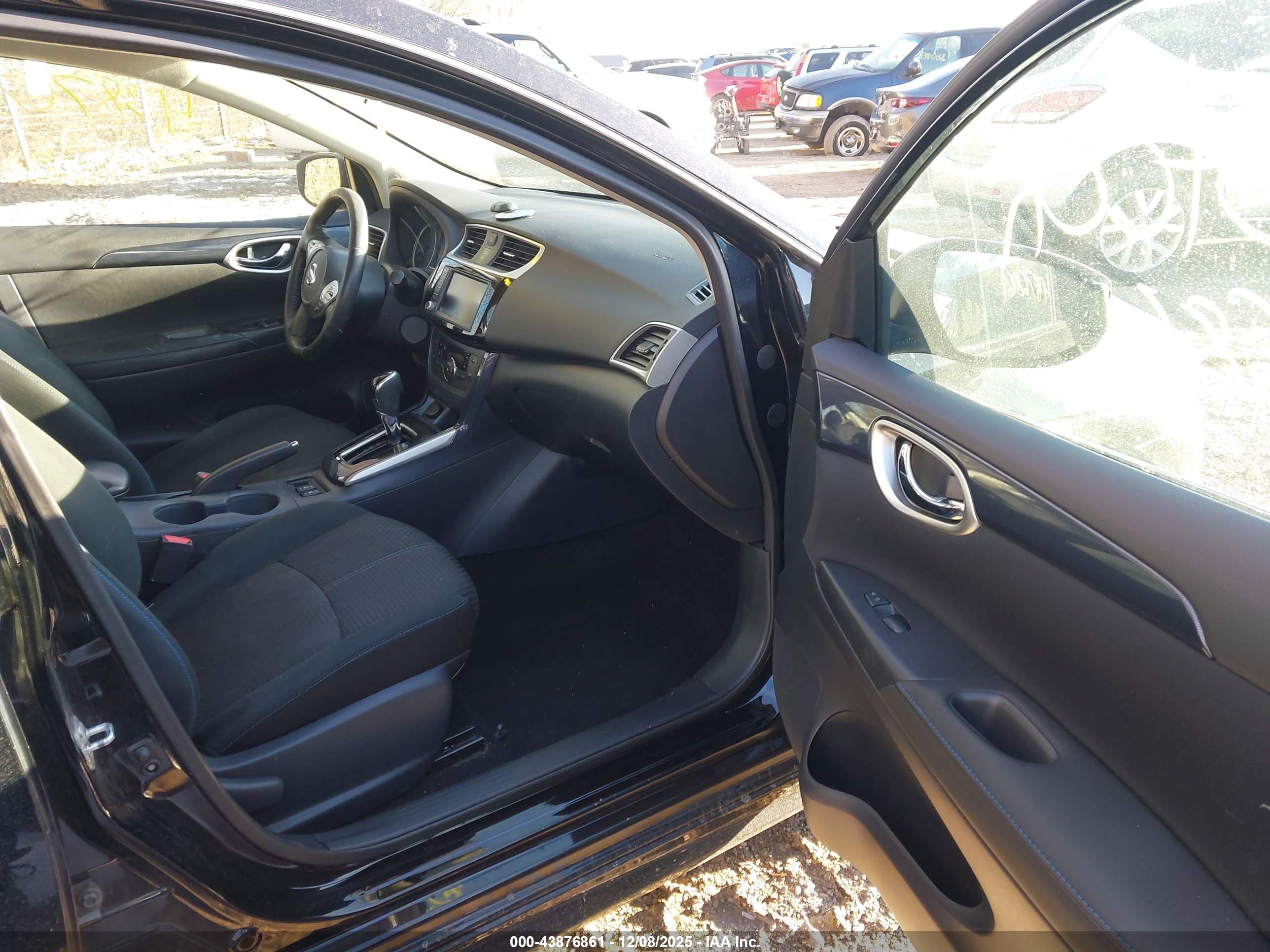 NISSAN SENTRA image 5