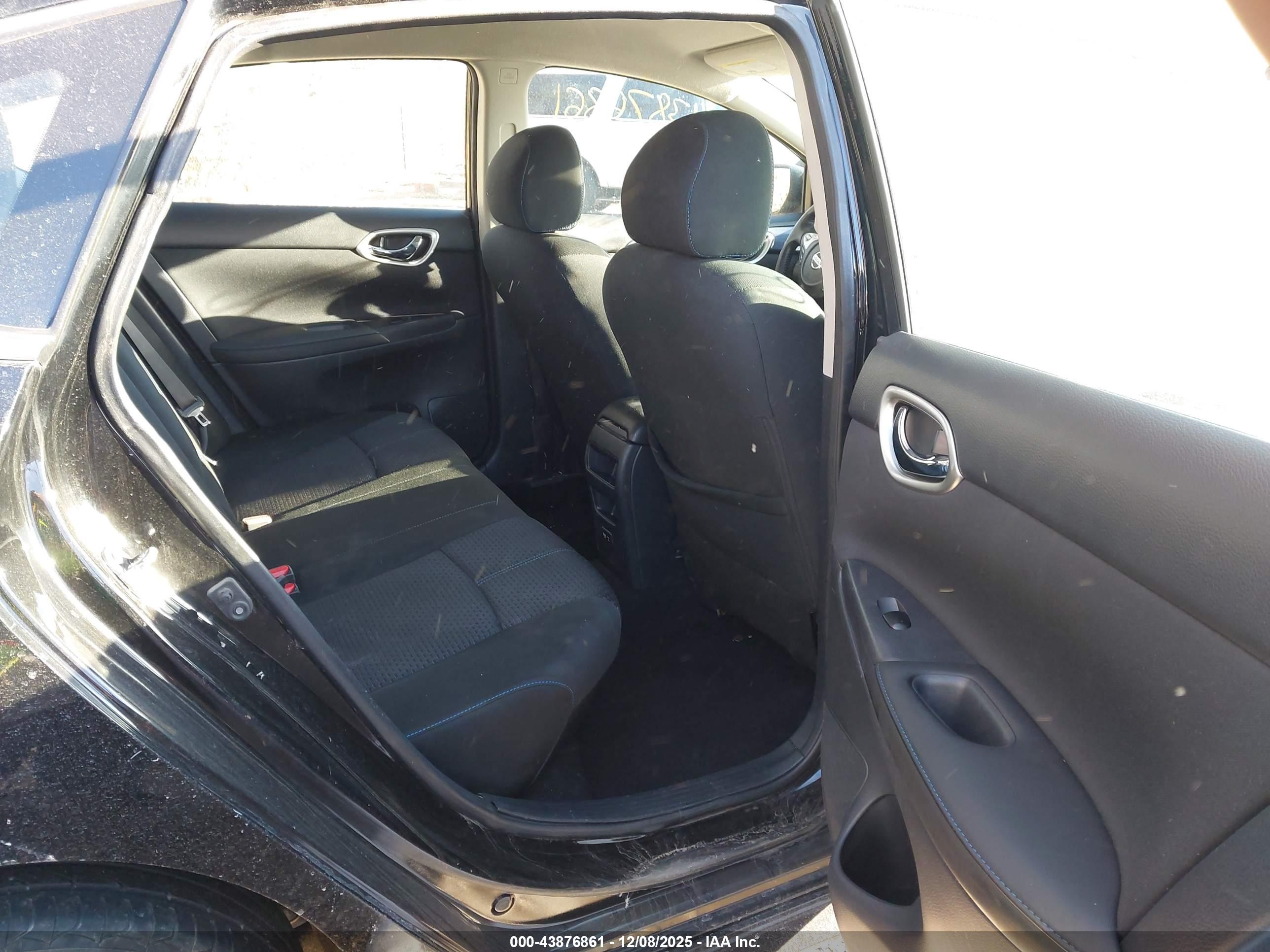 NISSAN SENTRA image 8