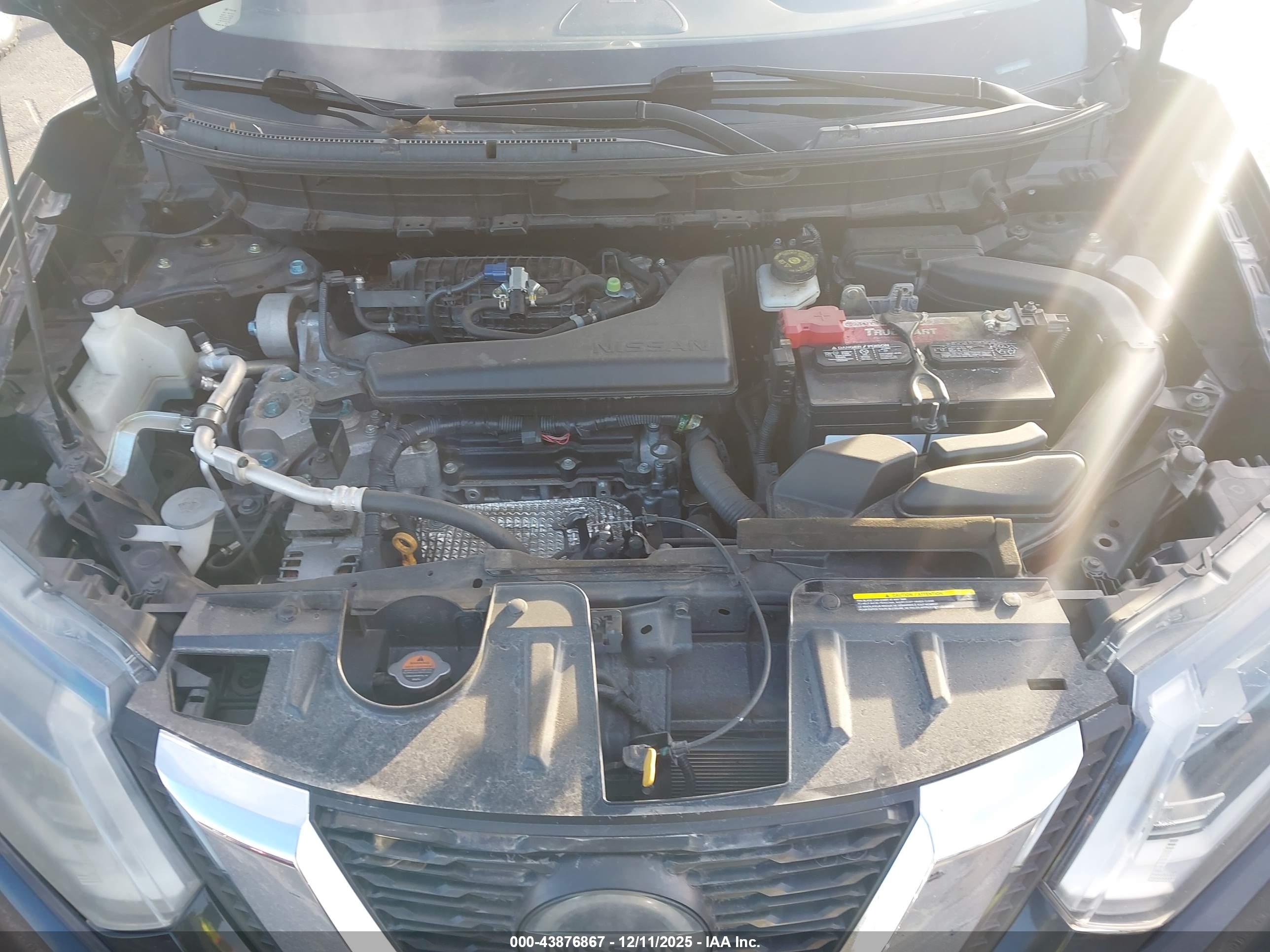 NISSAN ROGUE image 10