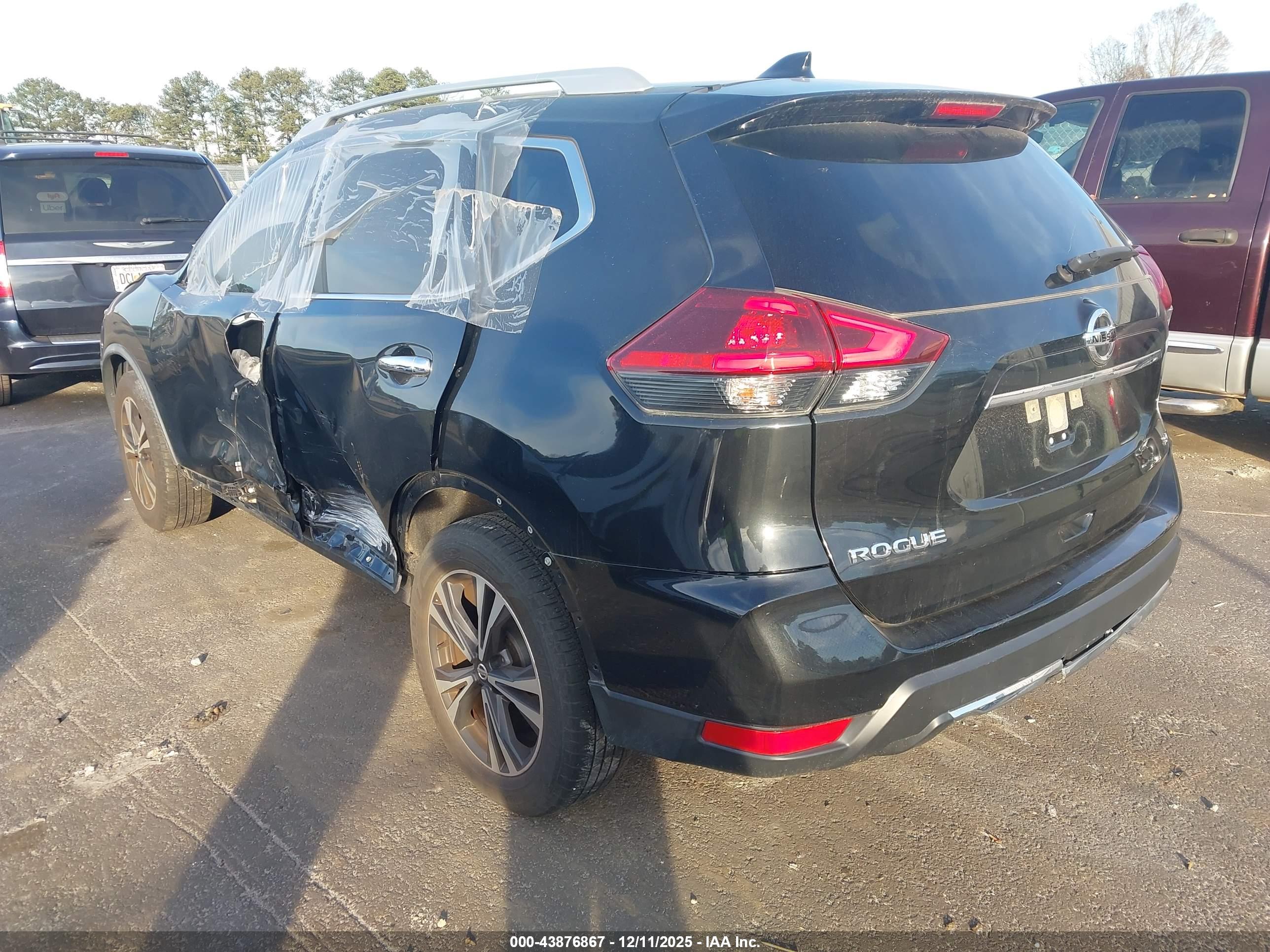 NISSAN ROGUE image 3