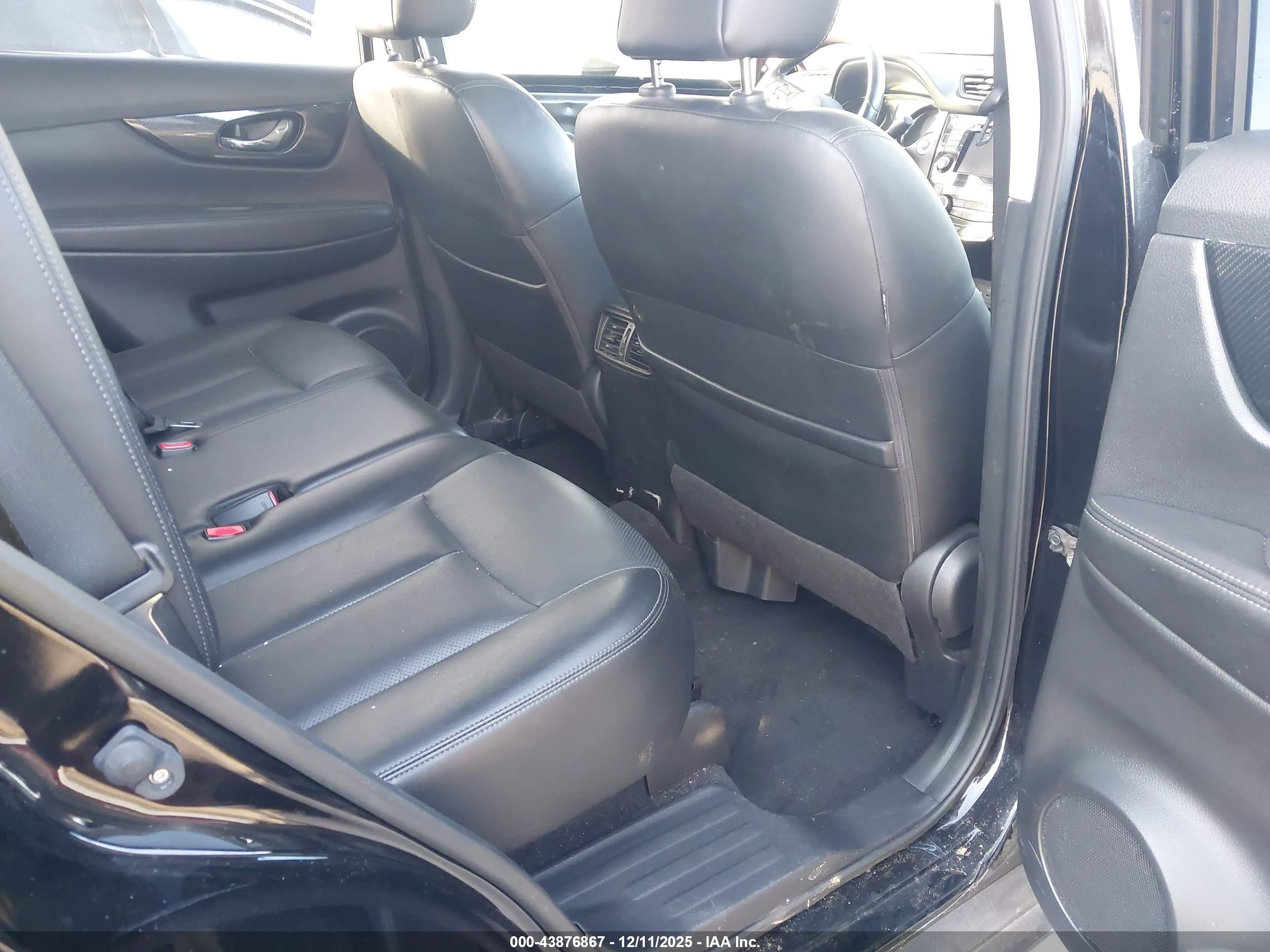 NISSAN ROGUE image 8