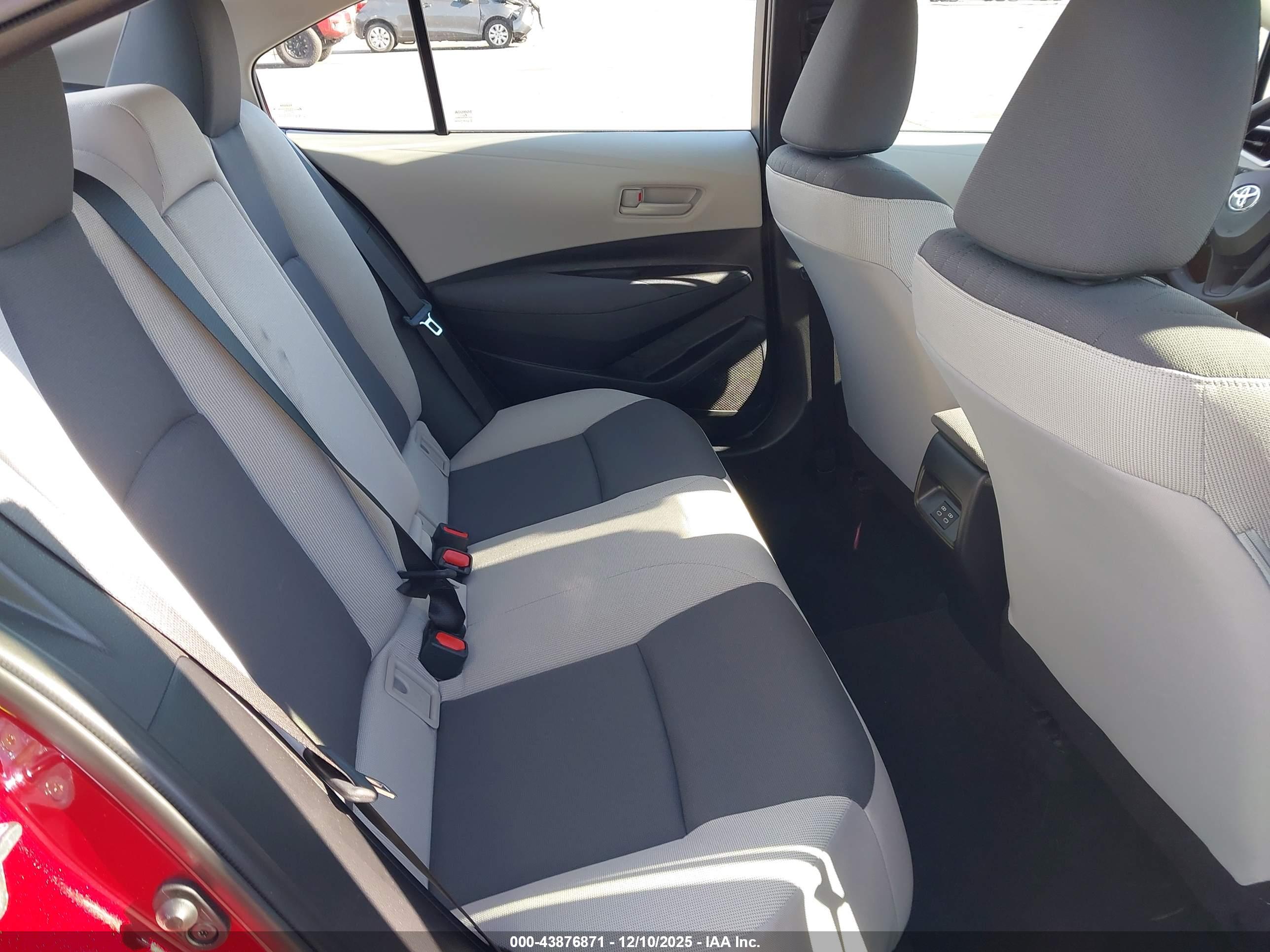TOYOTA COROLLA image 8