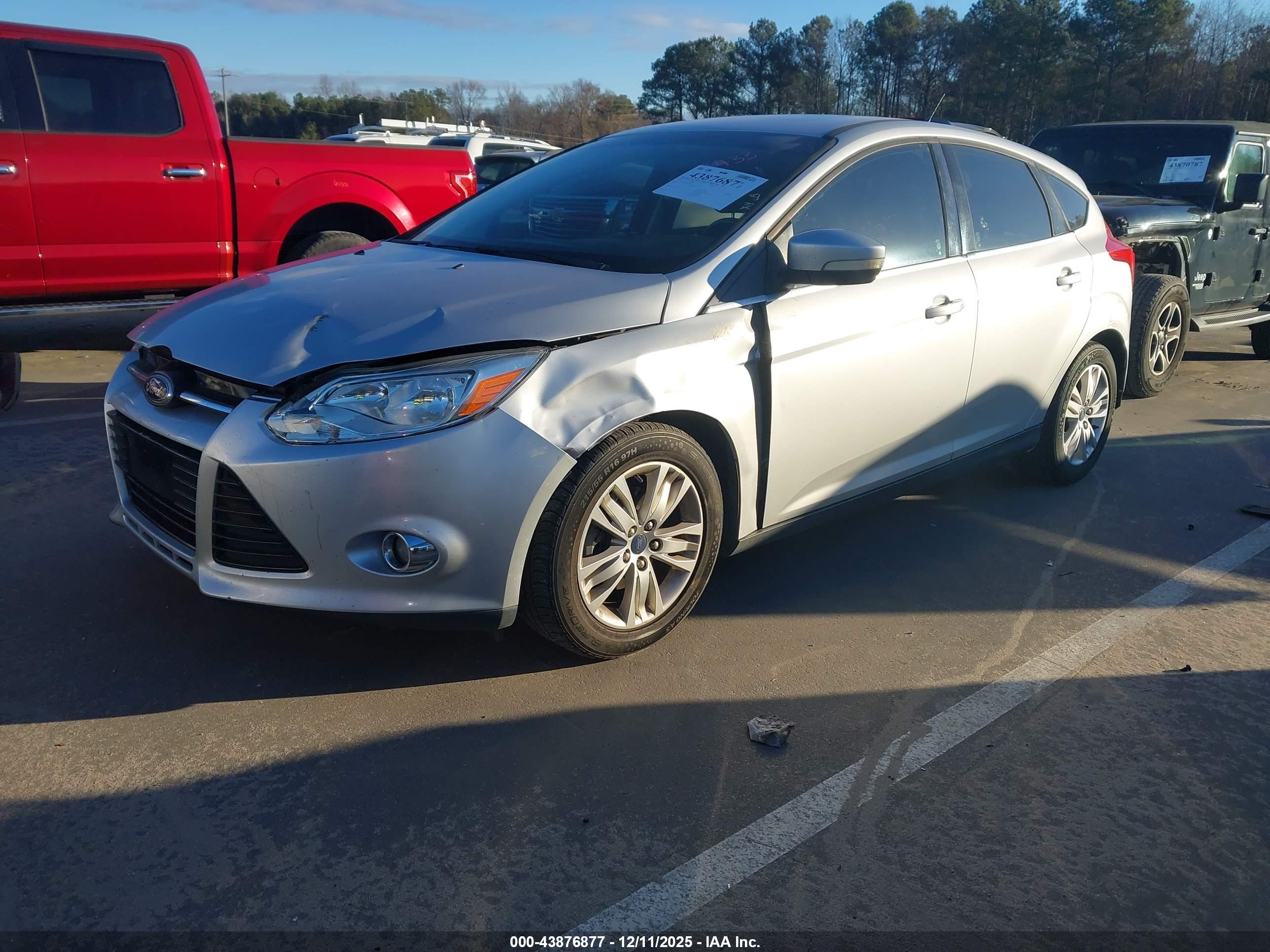 FORD FOCUS image 2