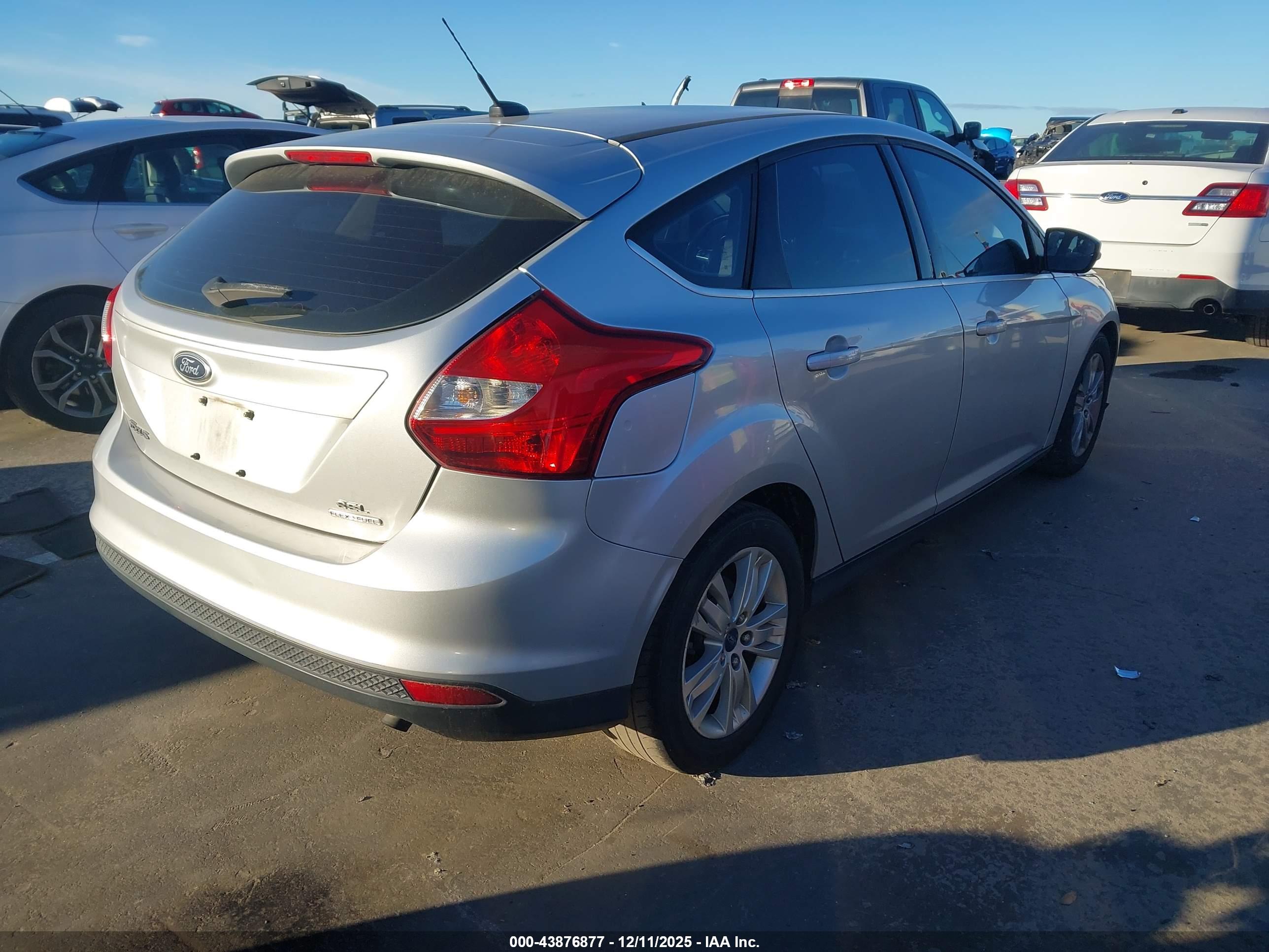 FORD FOCUS image 4