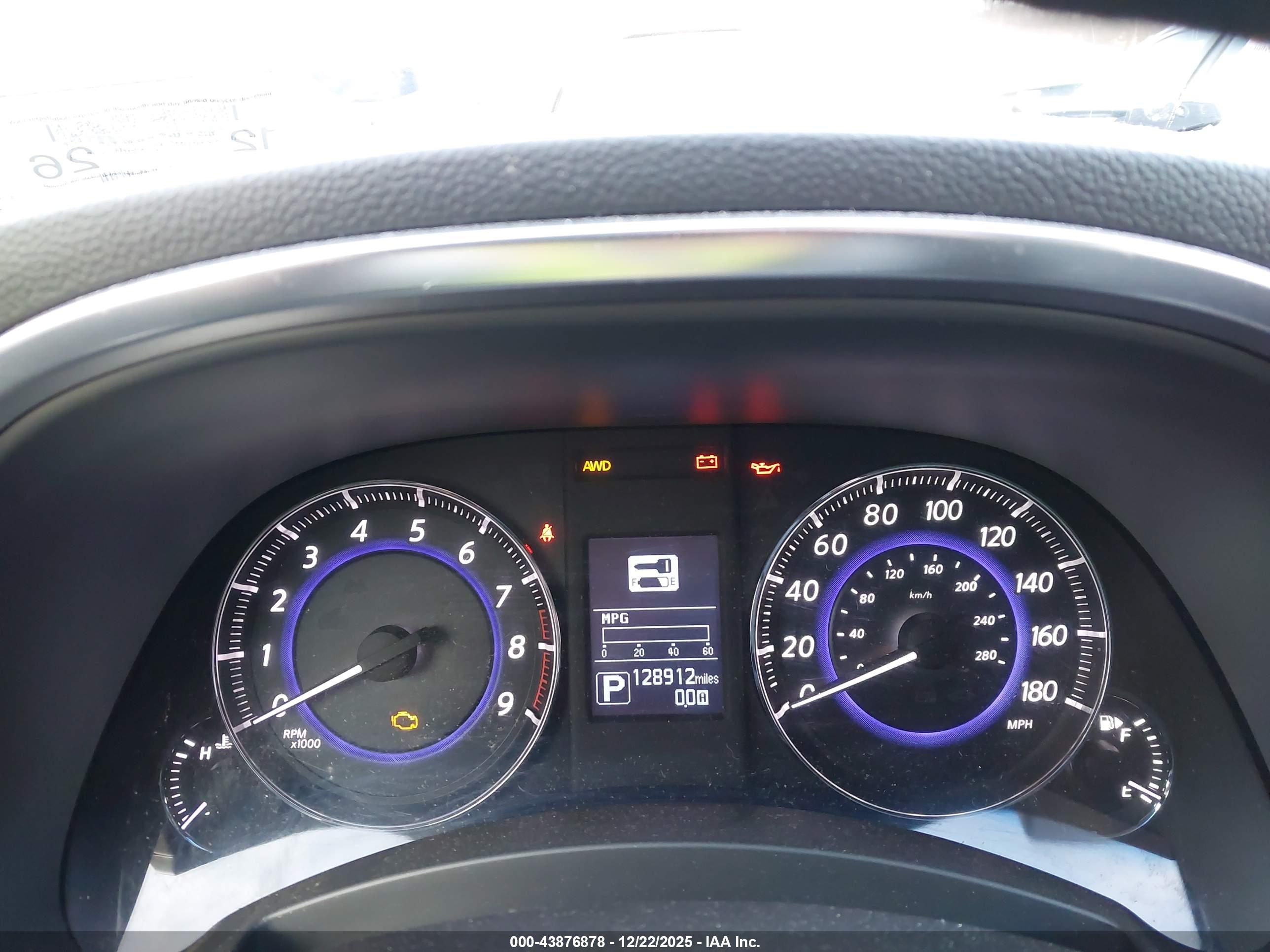 INFINITI QX70 image 7
