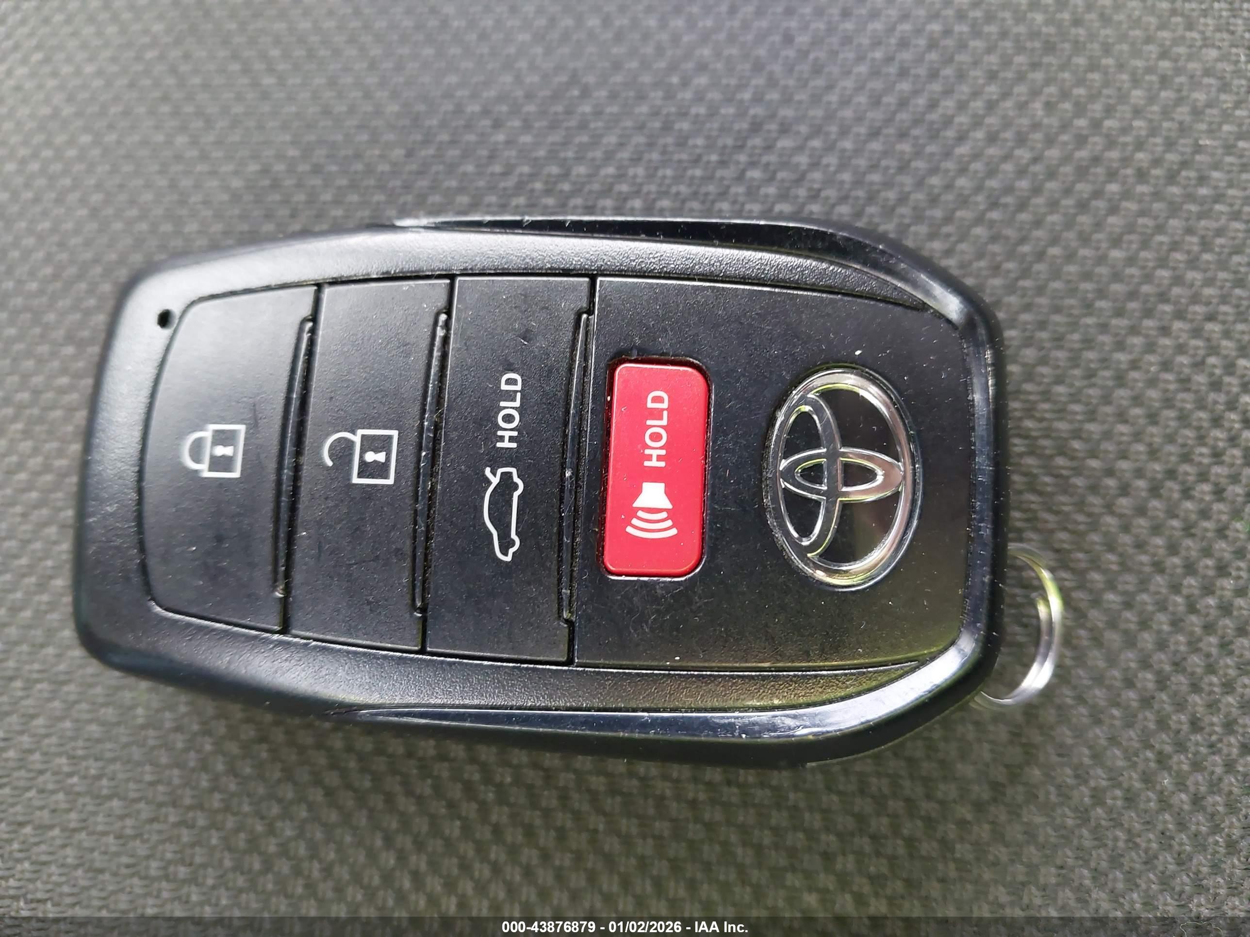 TOYOTA CAMRY image 11