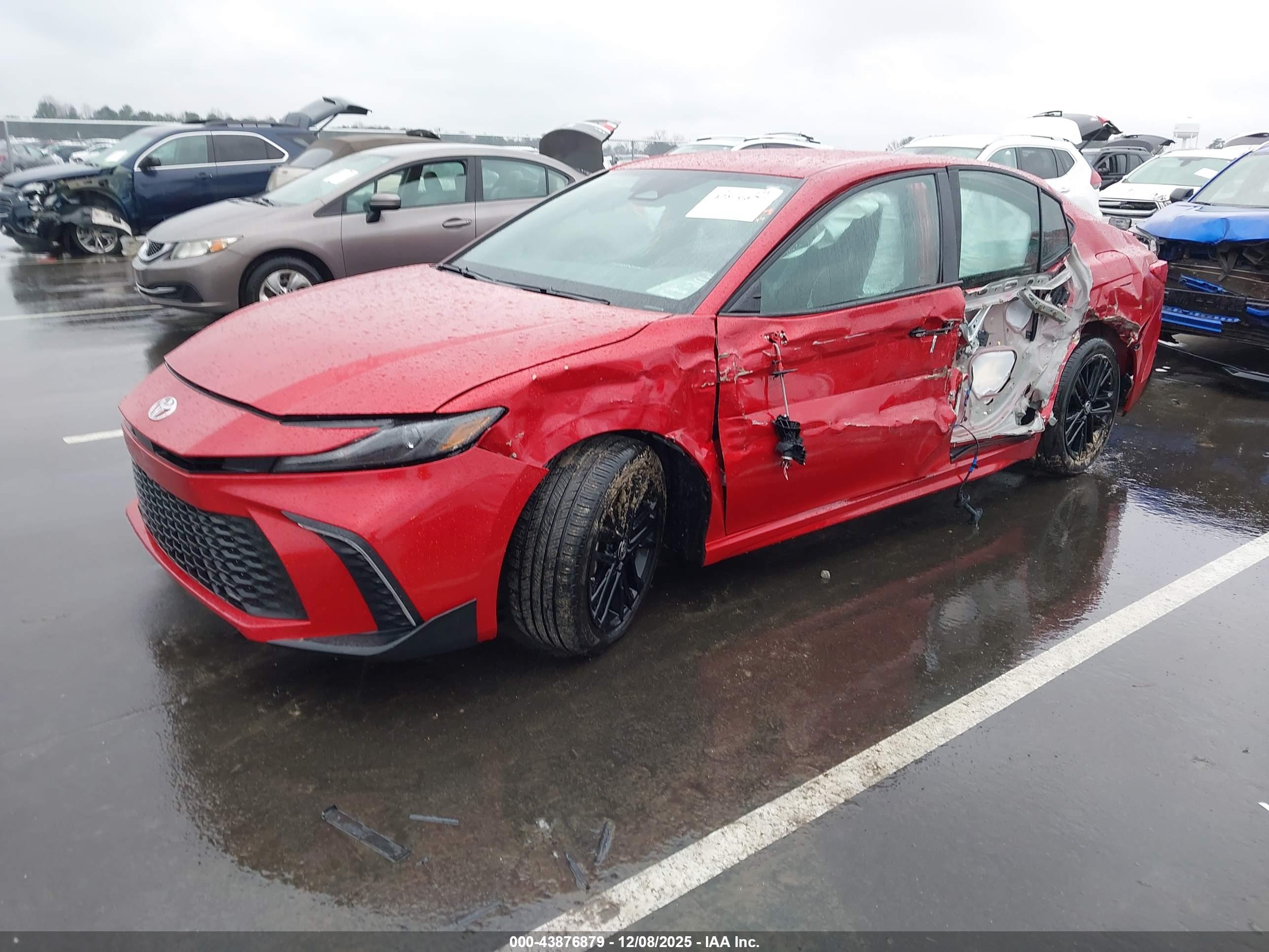 TOYOTA CAMRY image 2