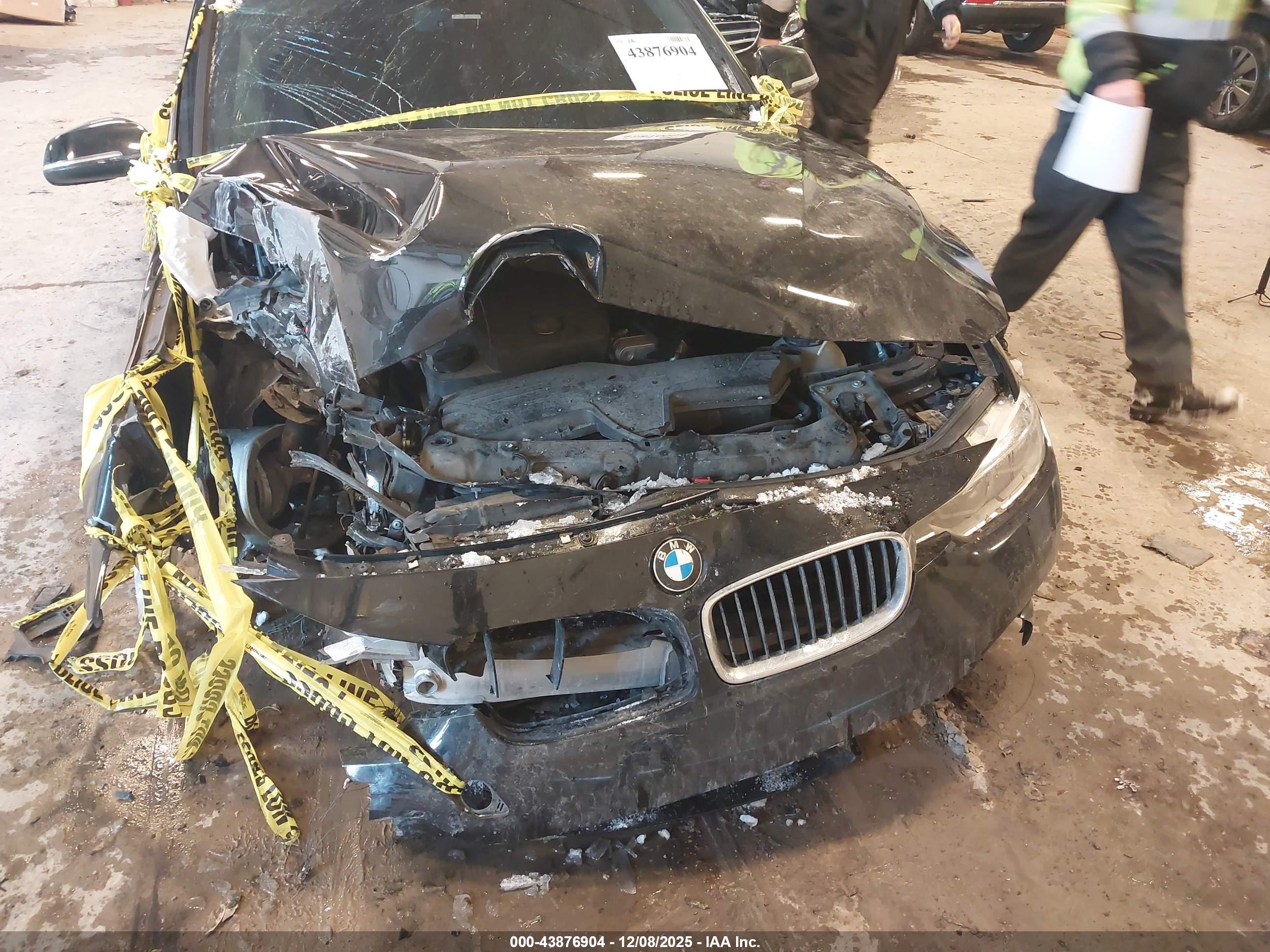 BMW 320I image 6