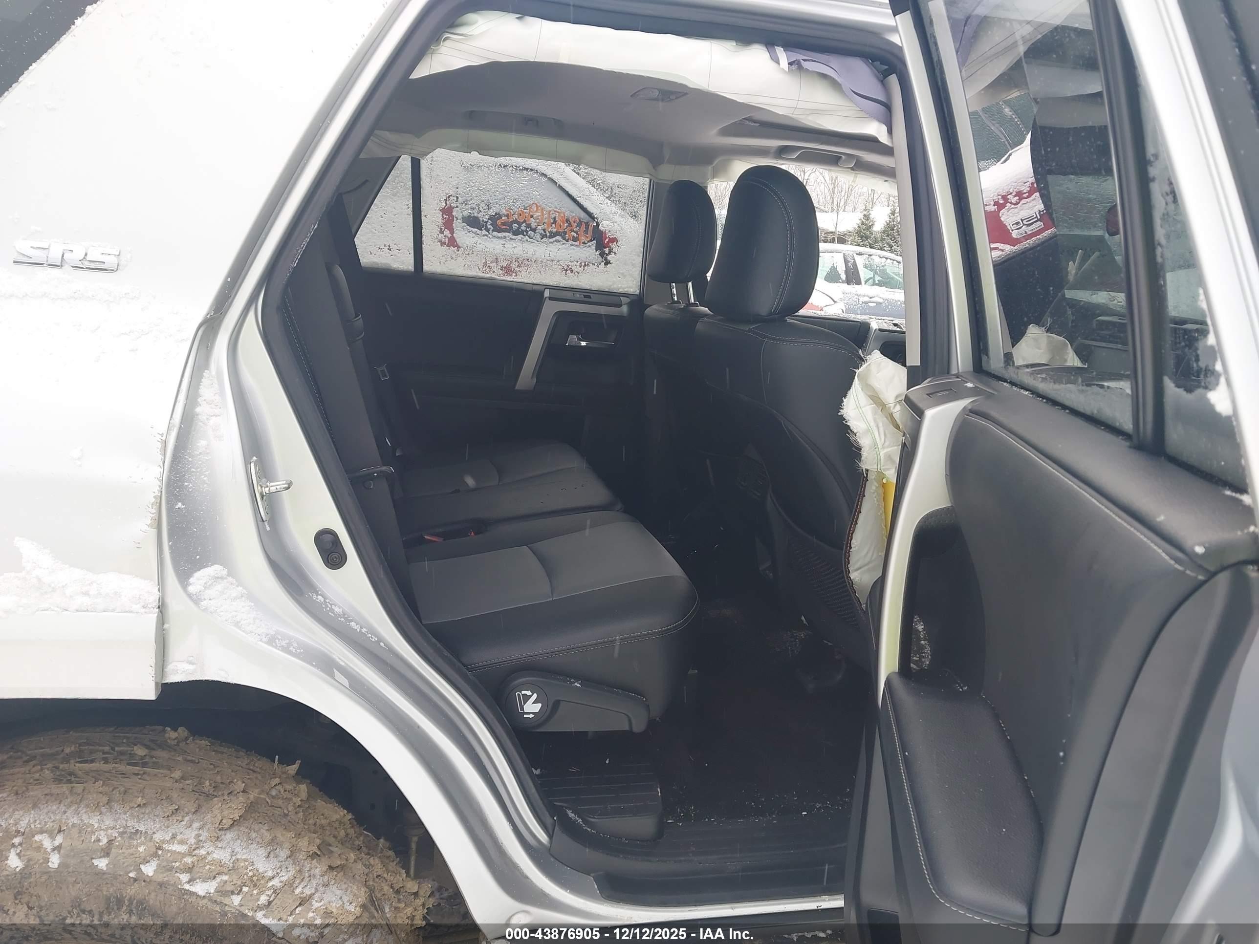 TOYOTA 4RUNNER image 8