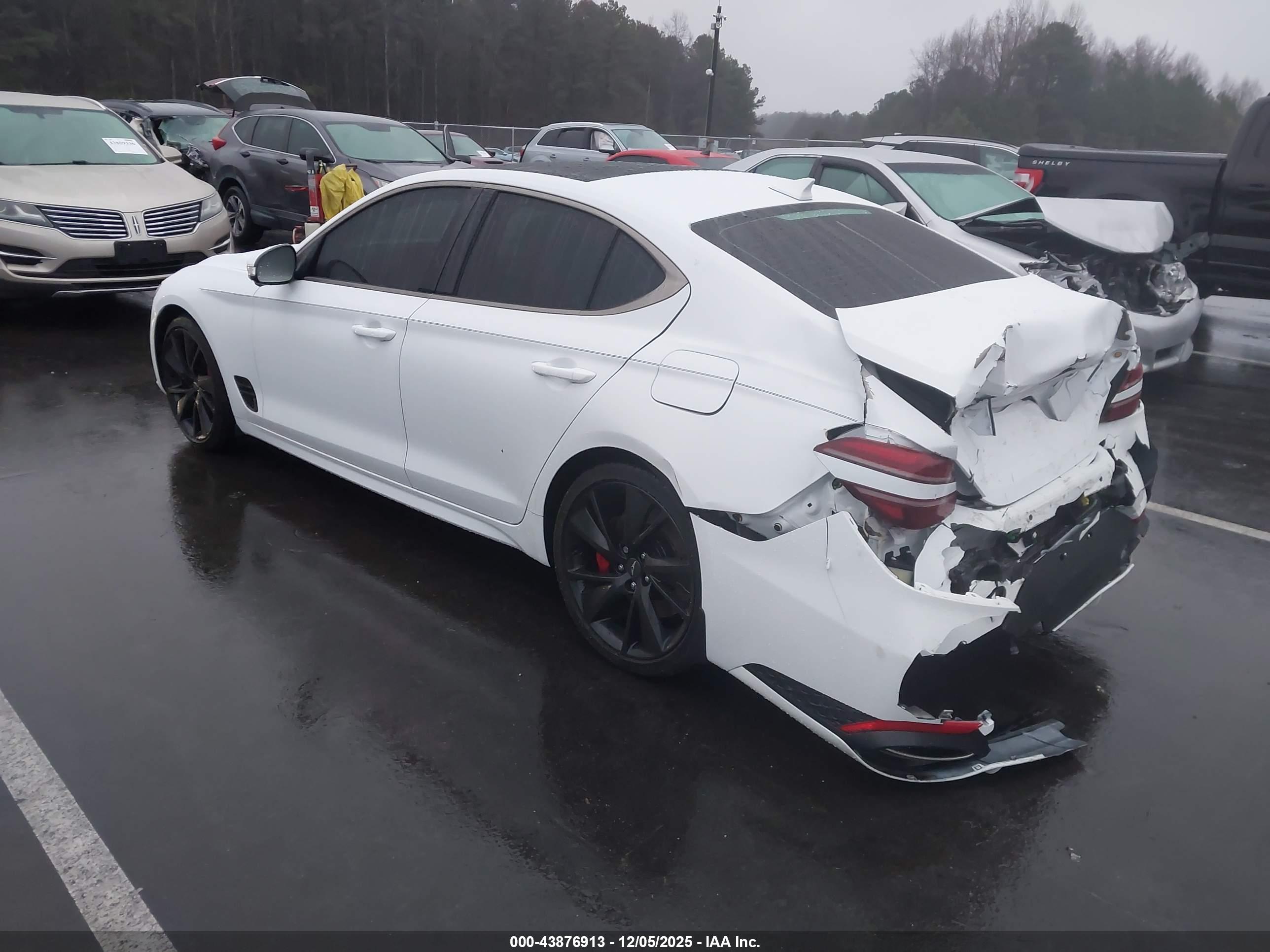 GENESIS G70 image 3