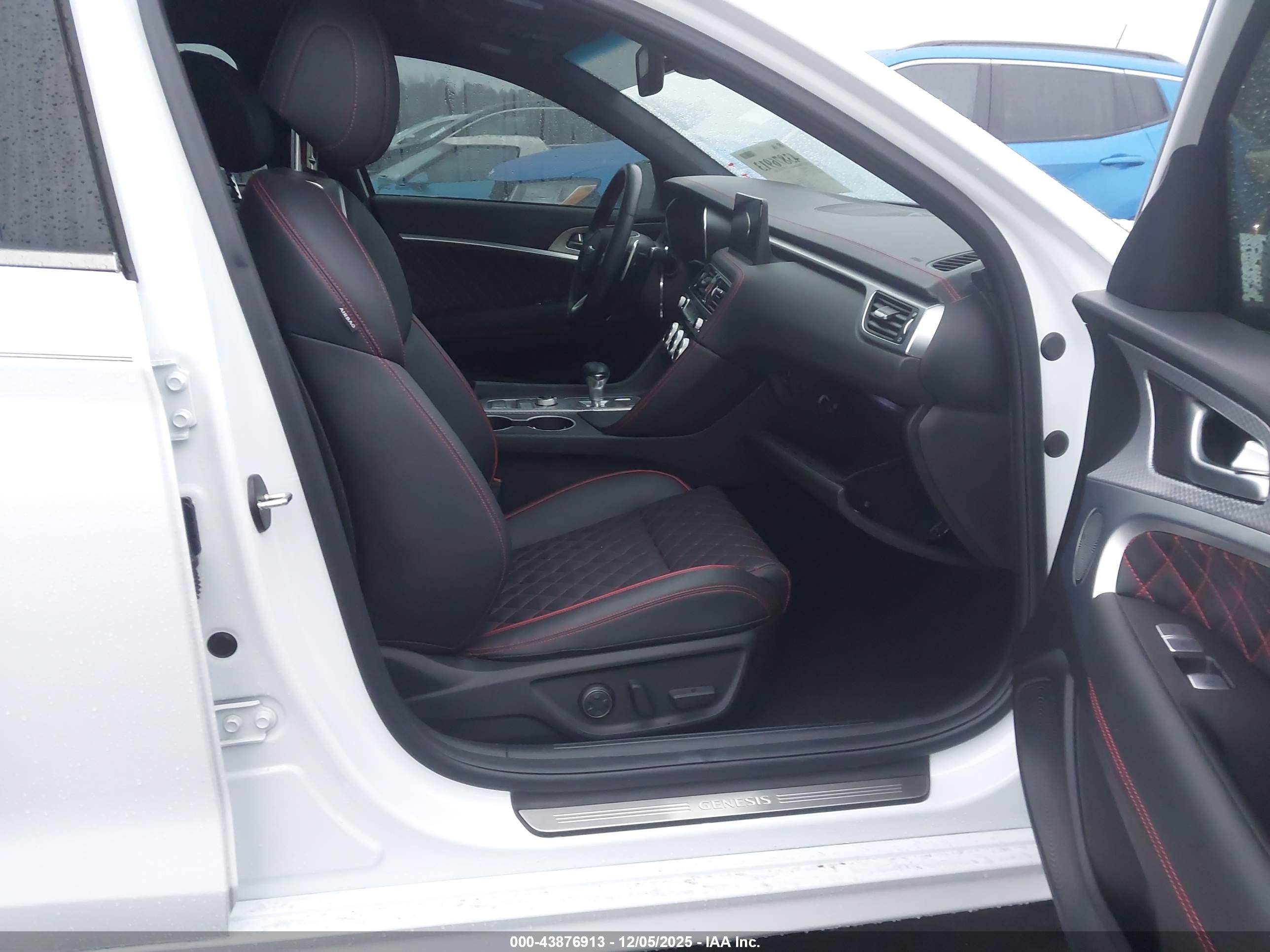 GENESIS G70 image 5