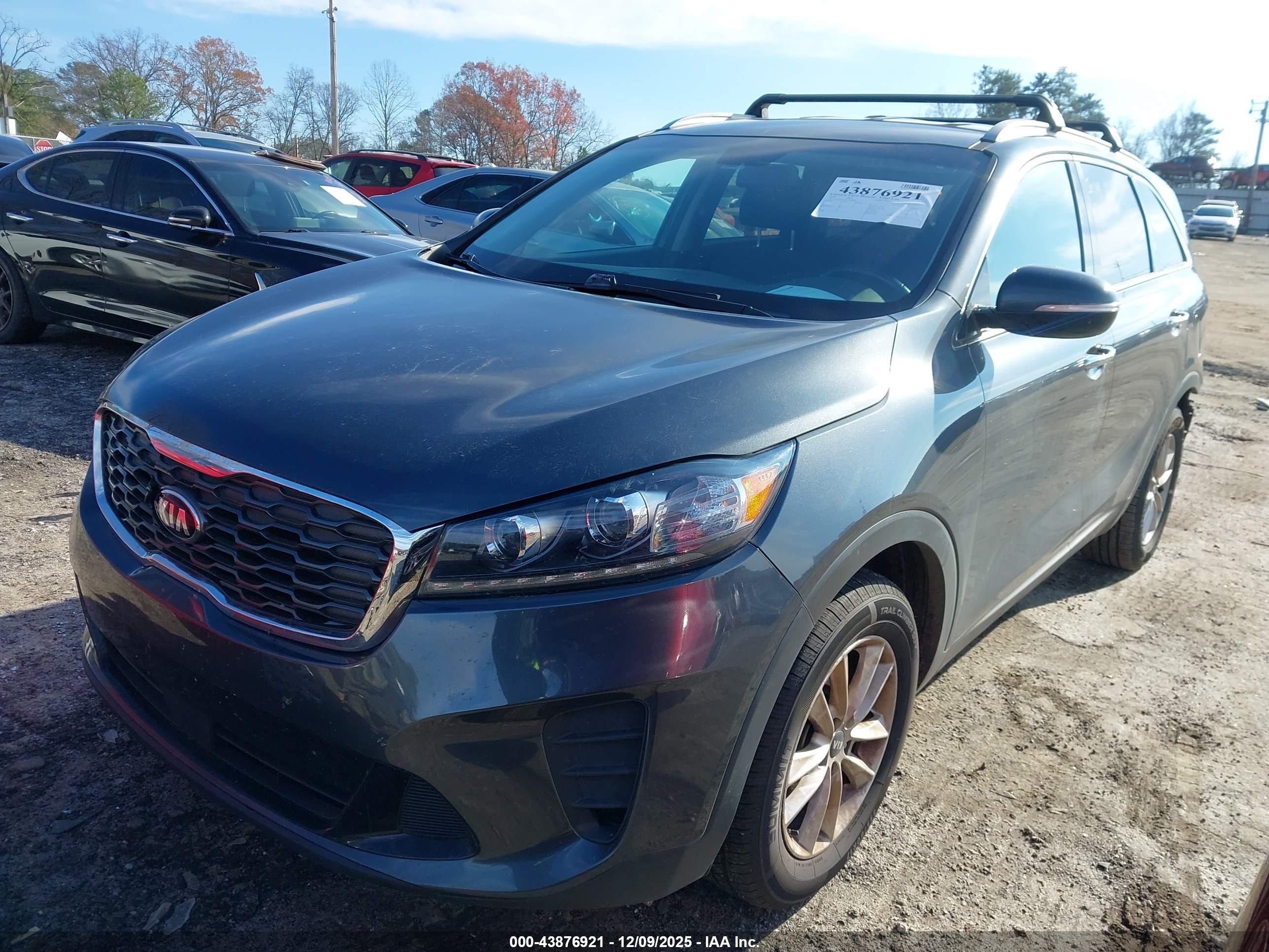 KIA SORENTO image 2