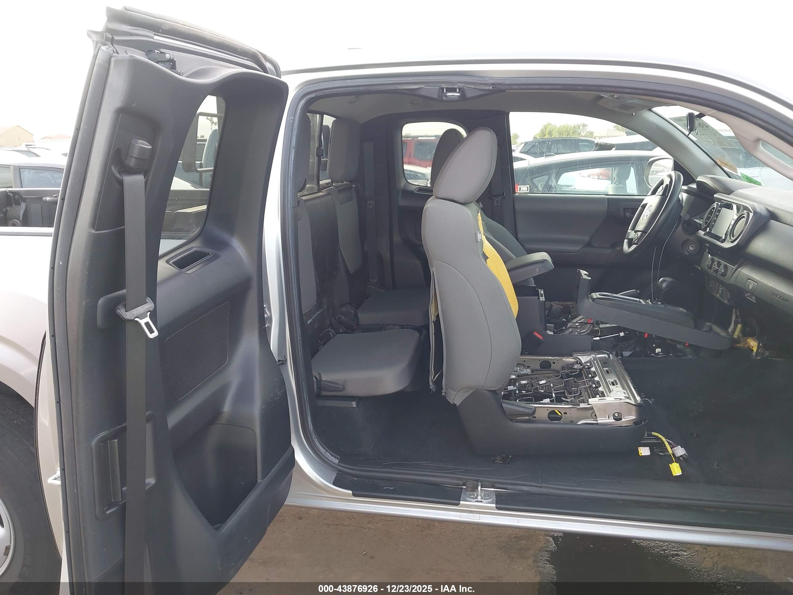 TOYOTA TACOMA image 8