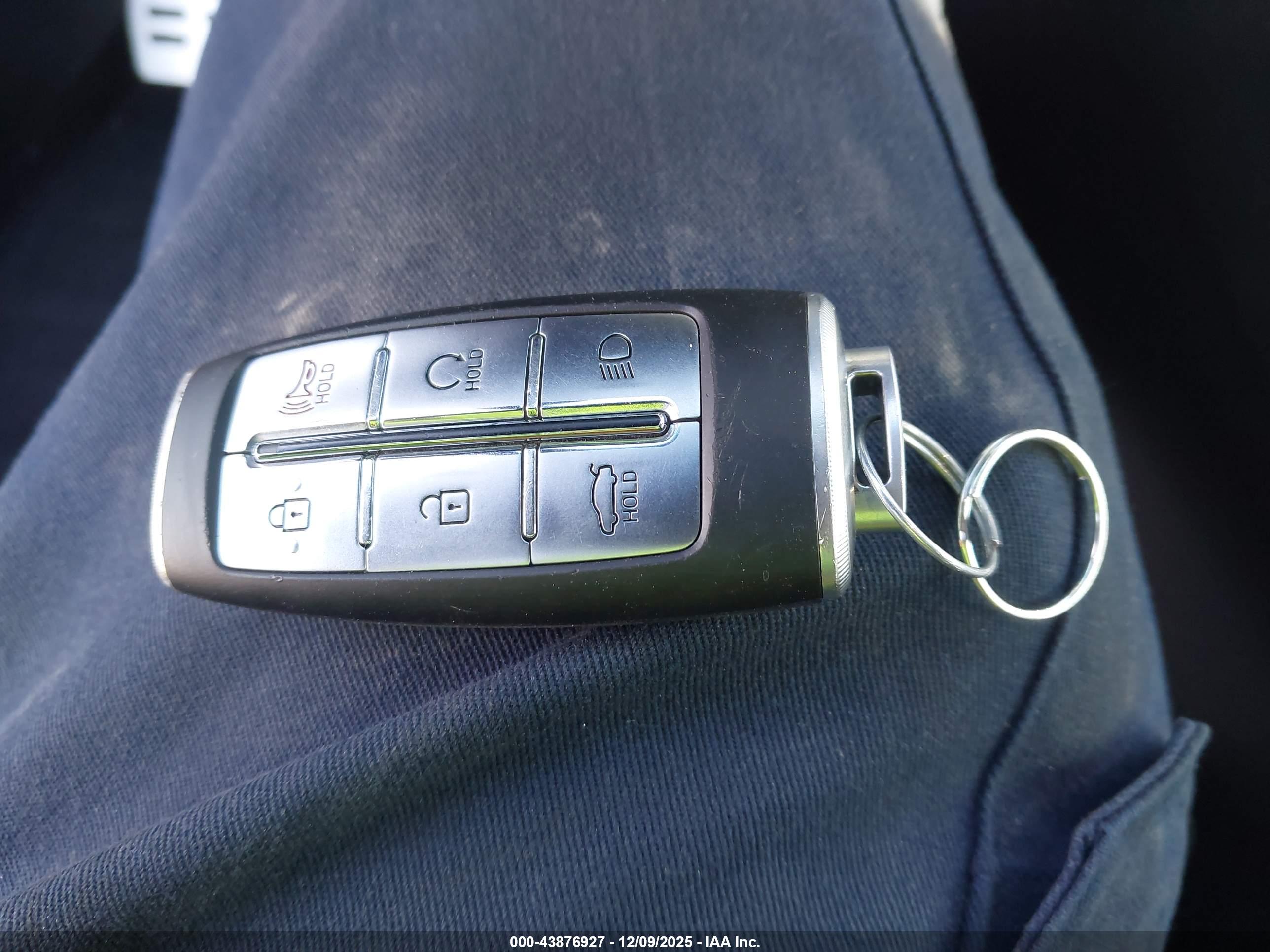GENESIS G70 image 11