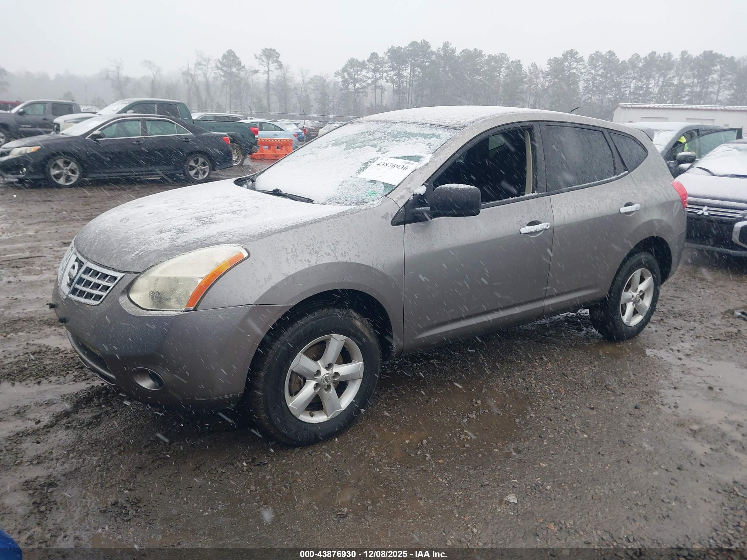 NISSAN ROGUE image 2