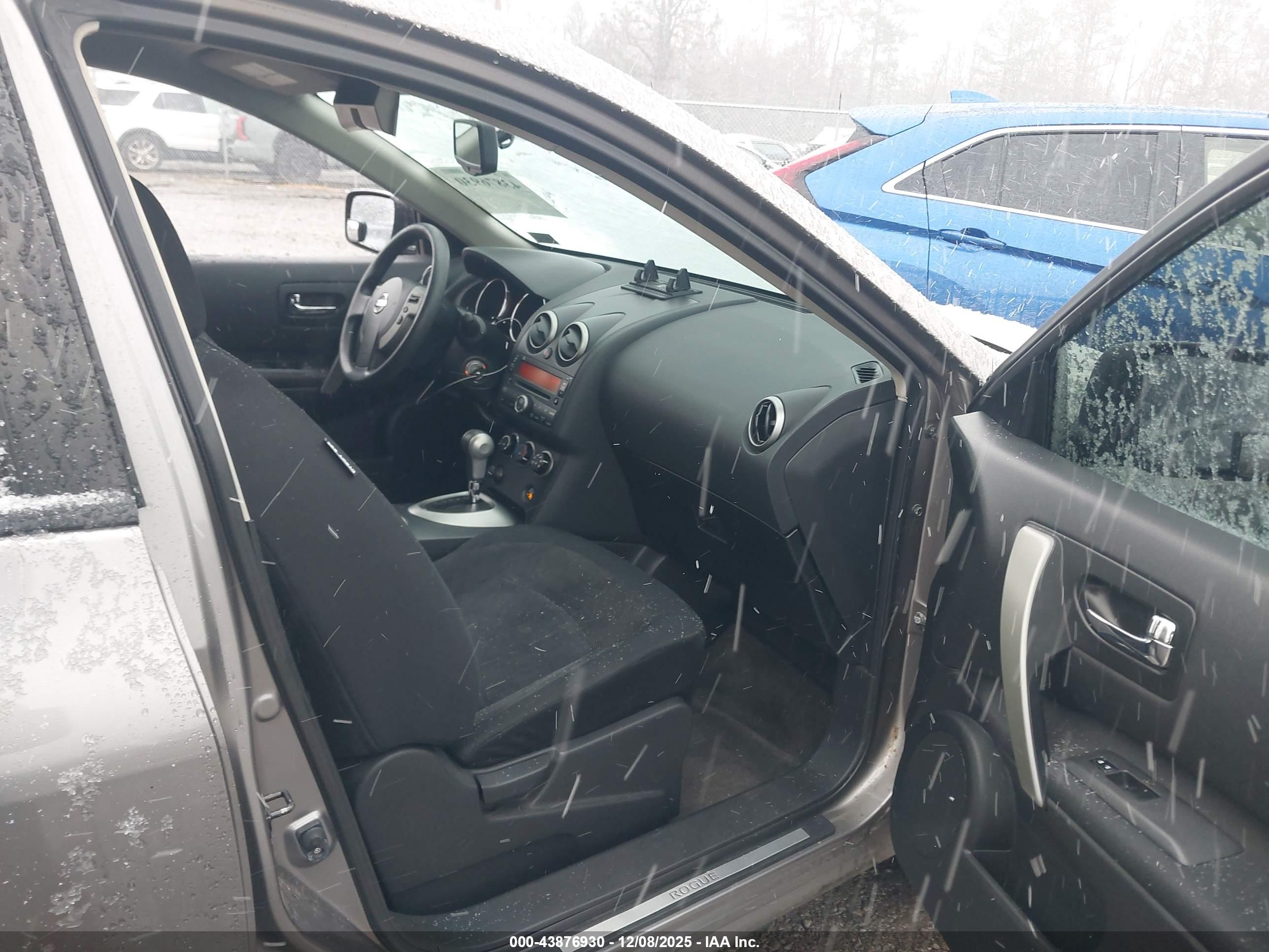 NISSAN ROGUE image 5