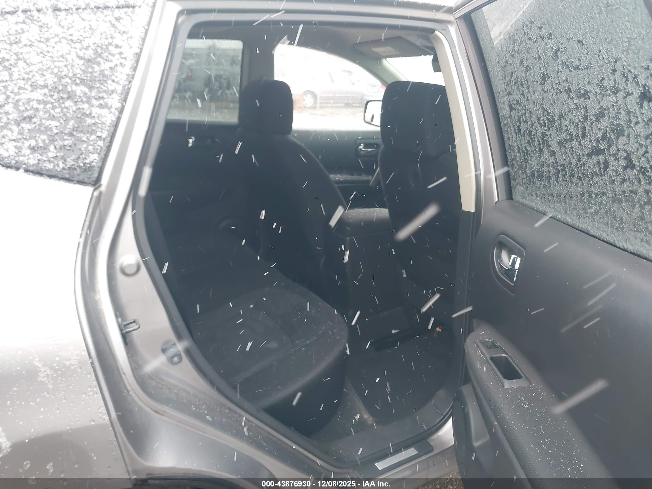 NISSAN ROGUE image 8