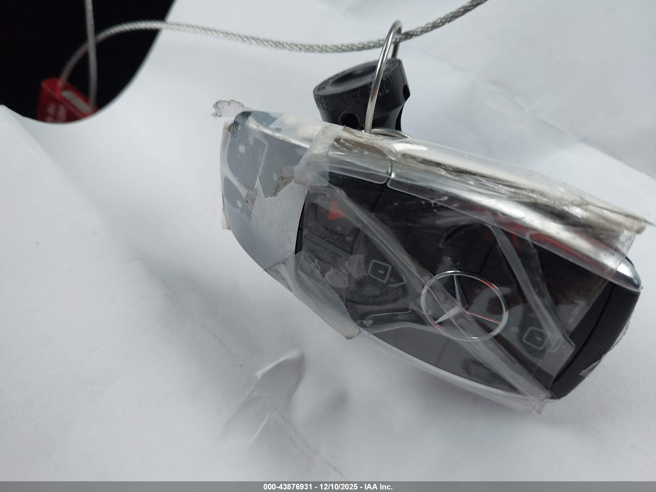 MERCEDES-BENZ GLC image 11